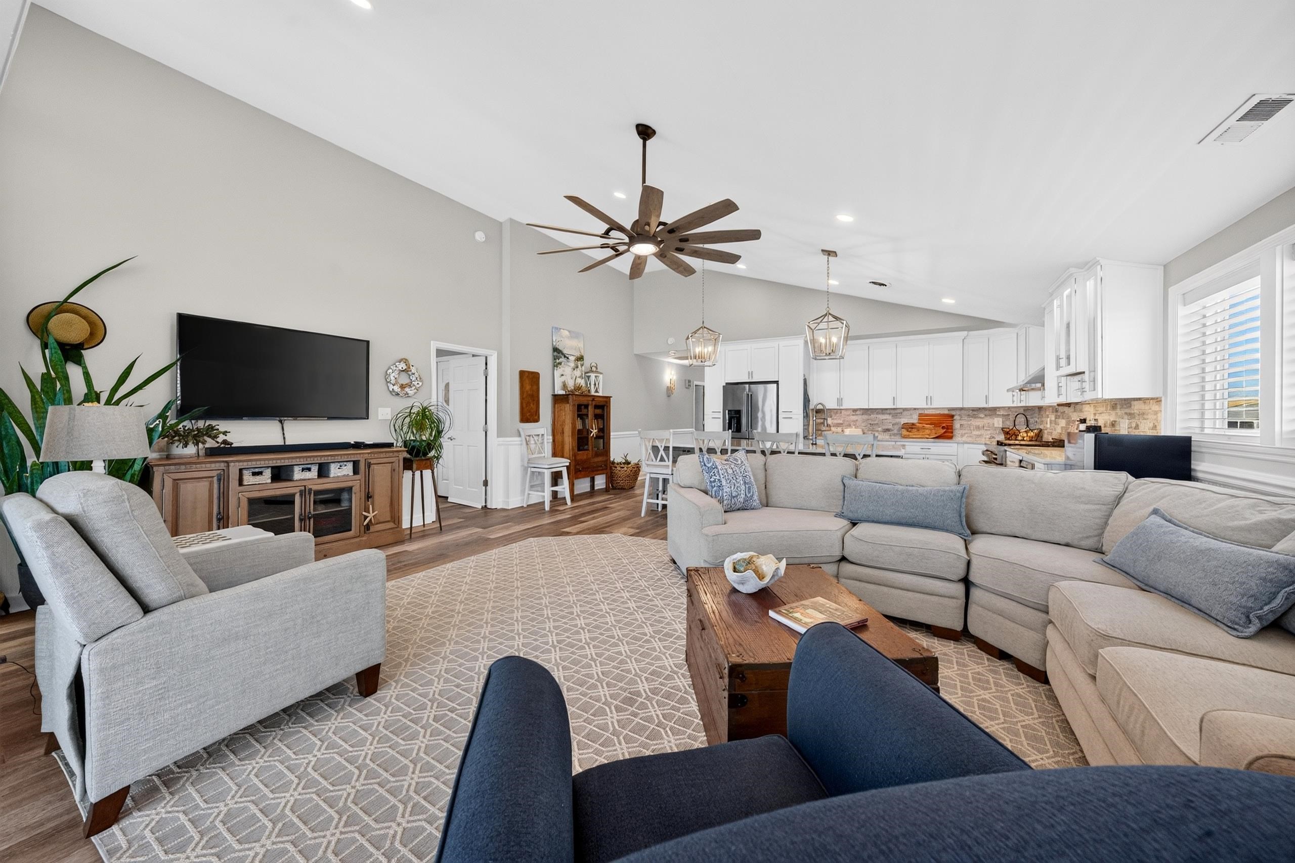 855 S Waccamaw Dr.