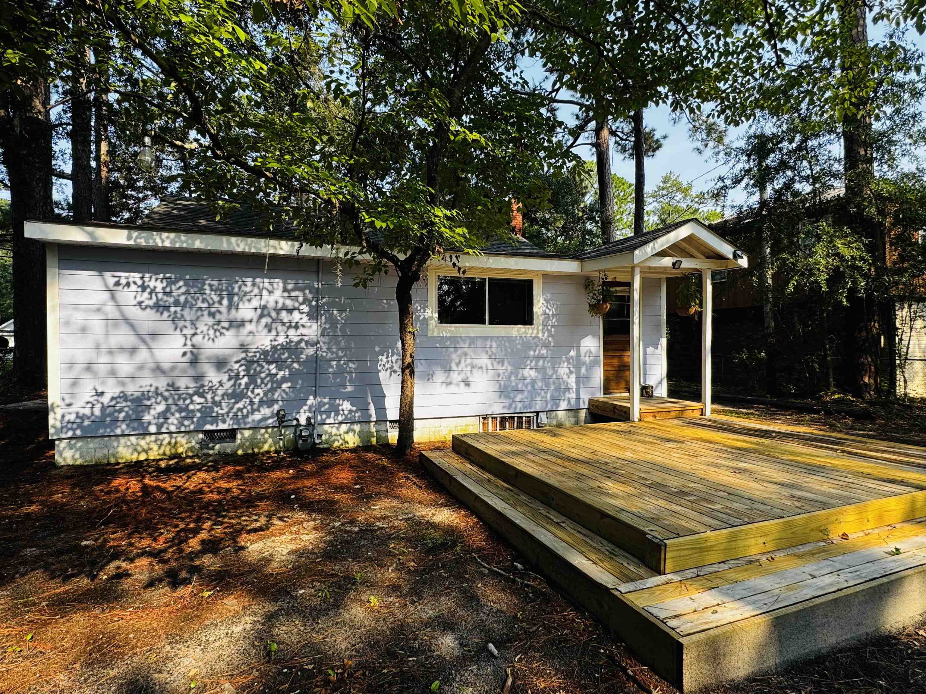 2407 South Island Rd.