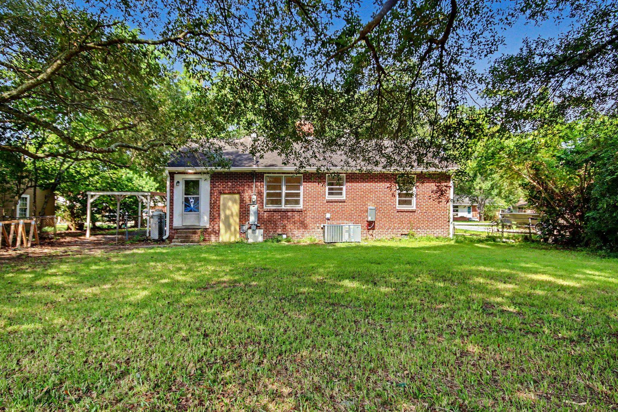 1916 Calhoun Dr.