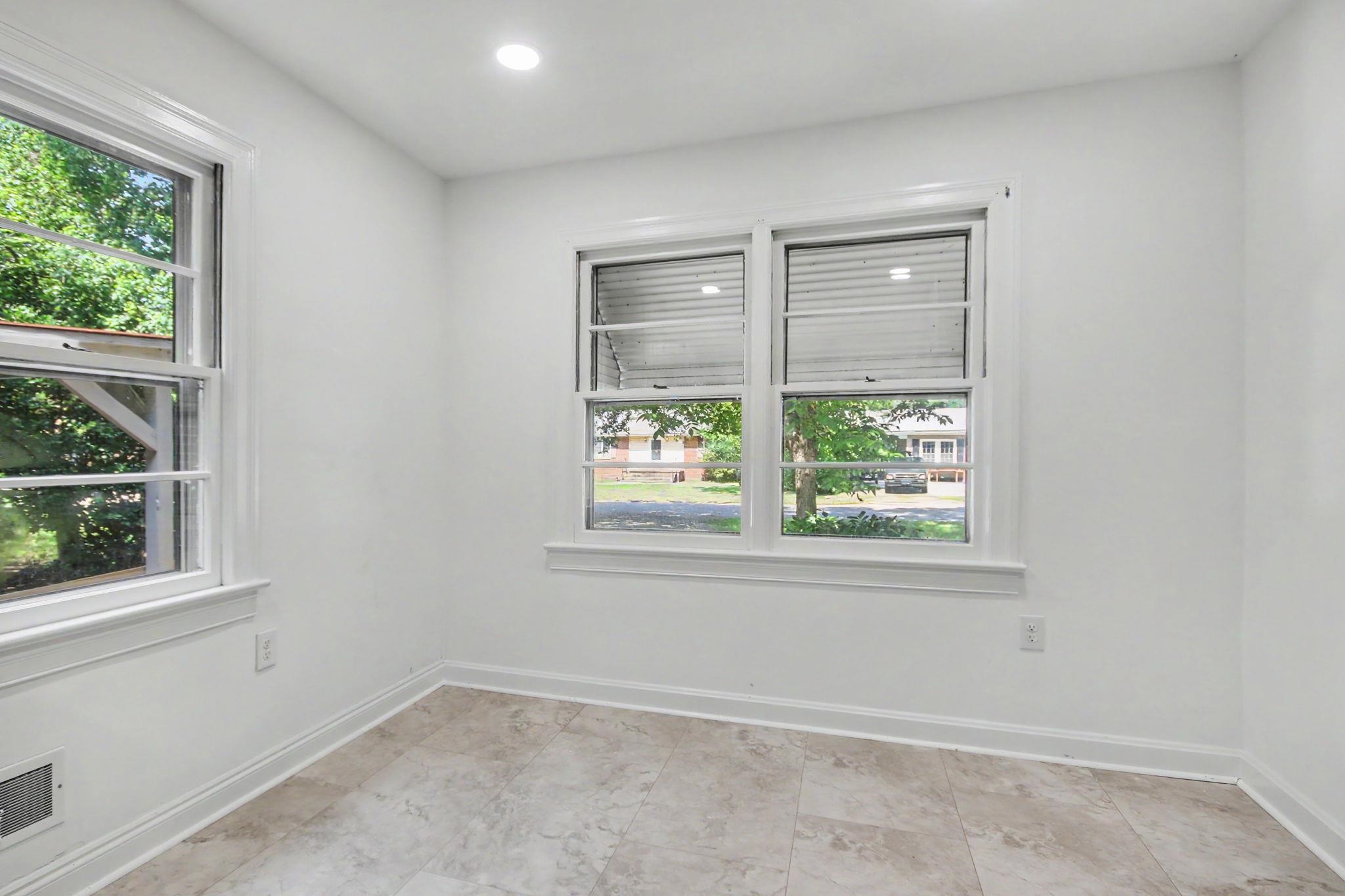 1916 Calhoun Dr.