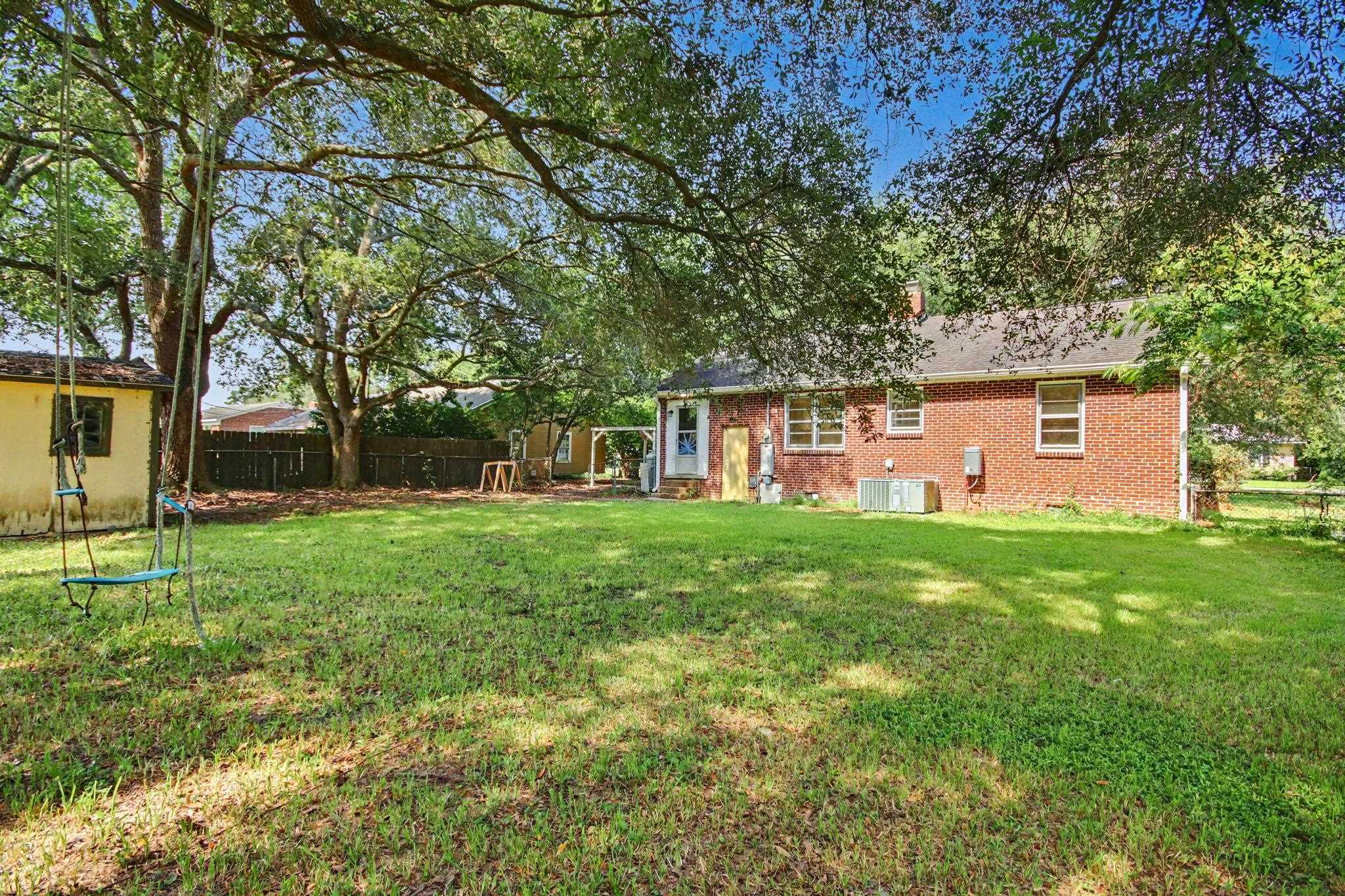 1916 Calhoun Dr.
