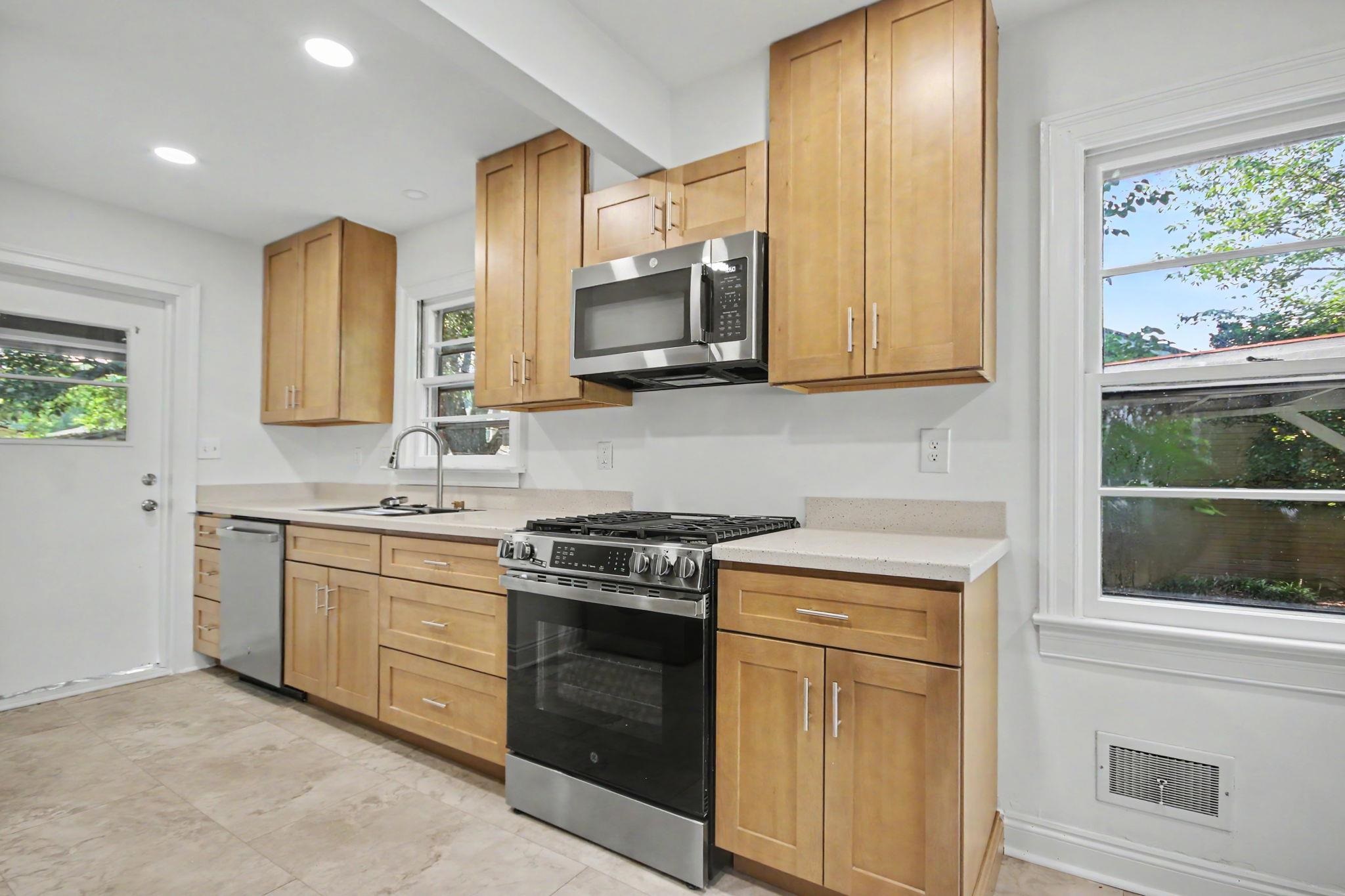 1916 Calhoun Dr.
