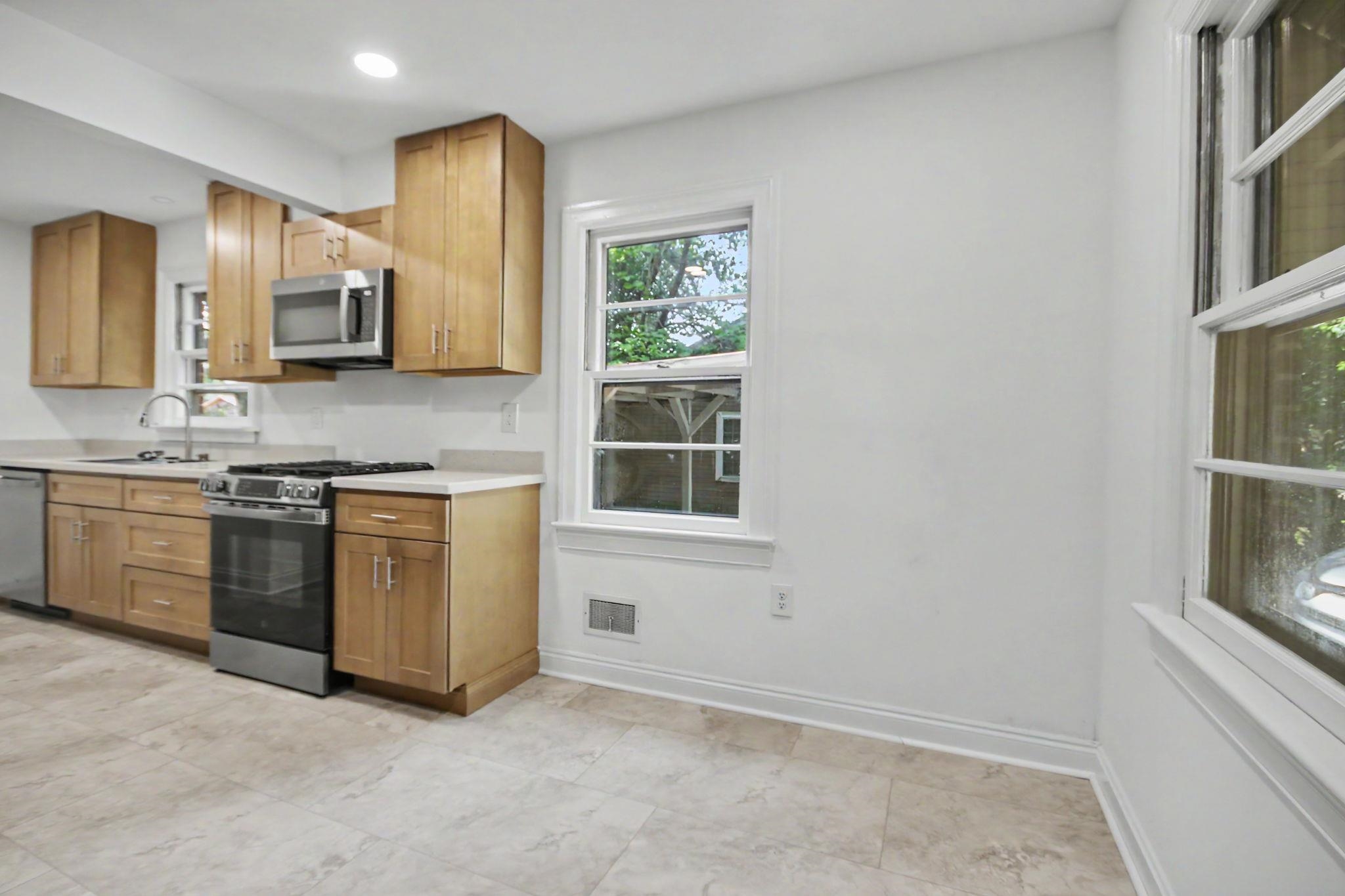 1916 Calhoun Dr.