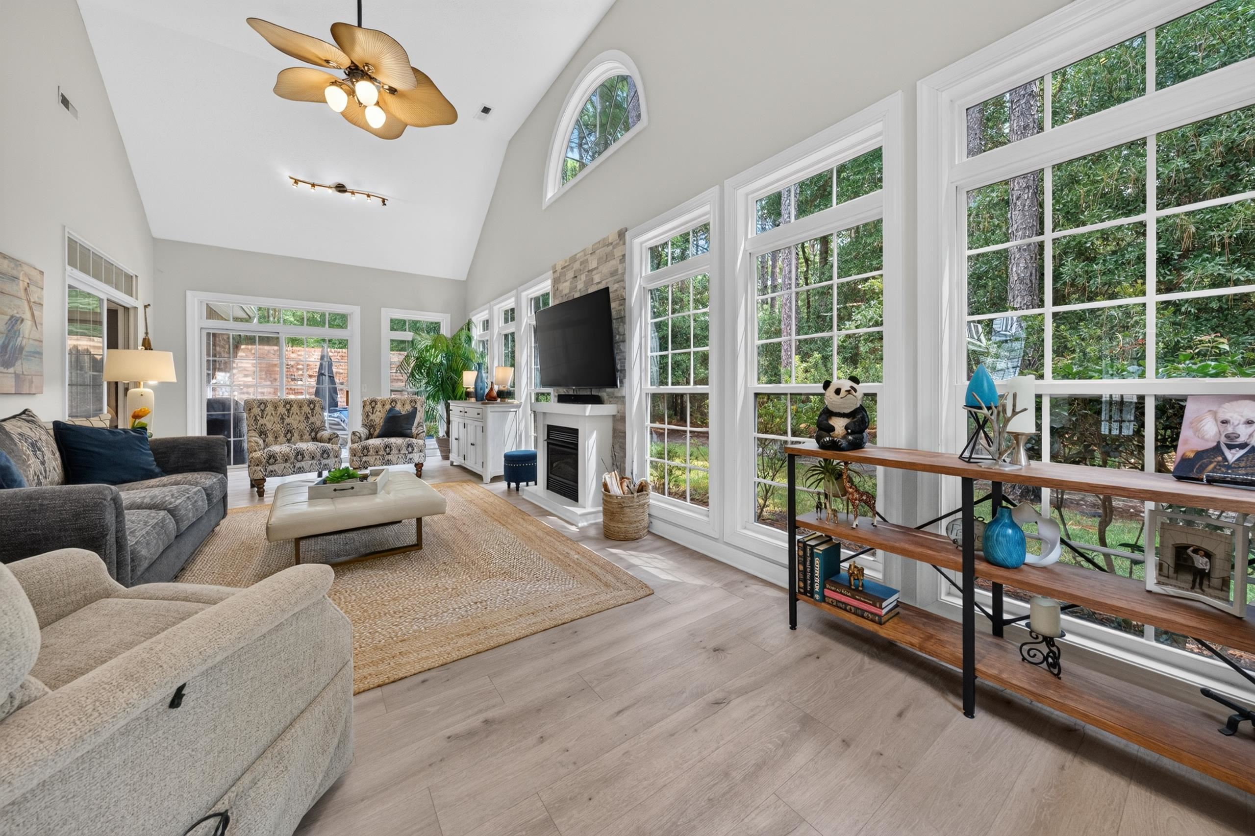 162 Prestwick Dr.