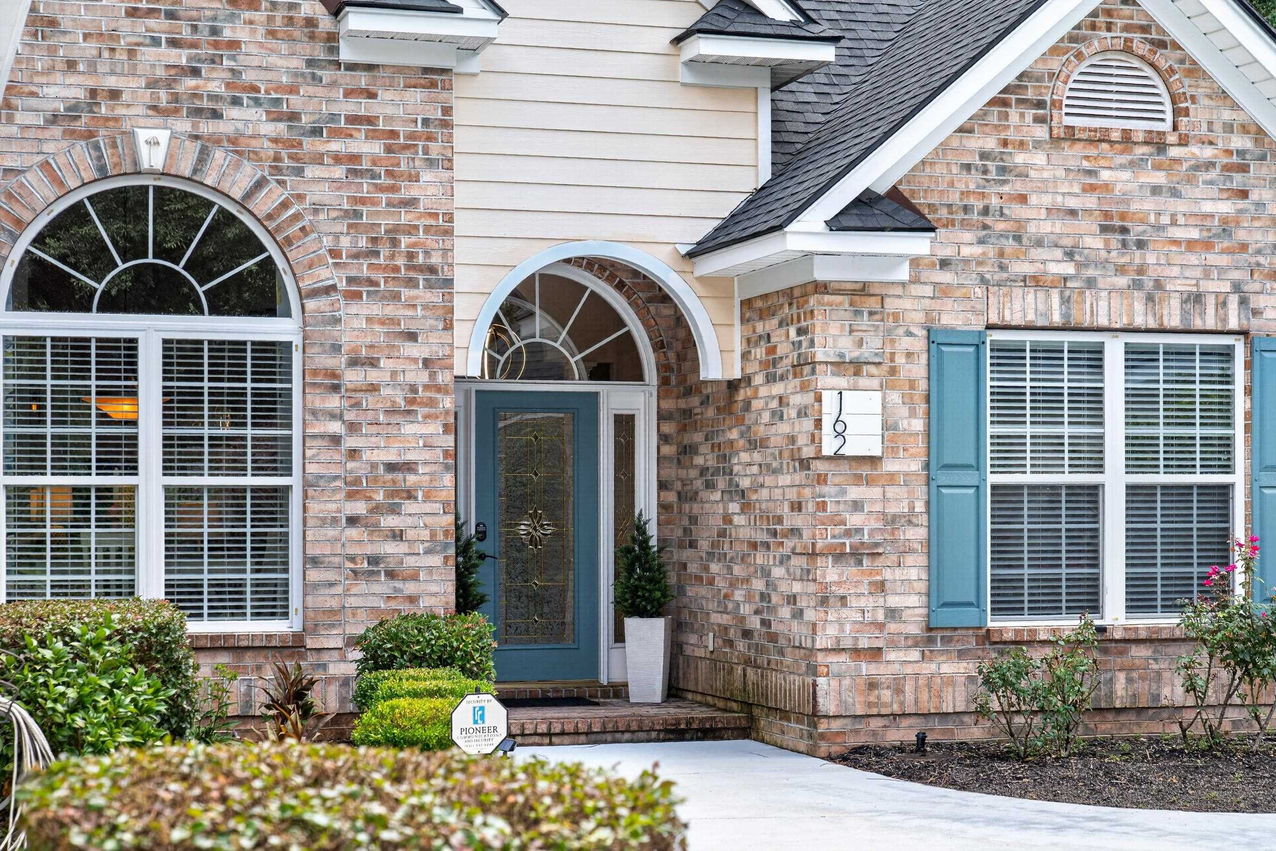 162 Prestwick Dr.
