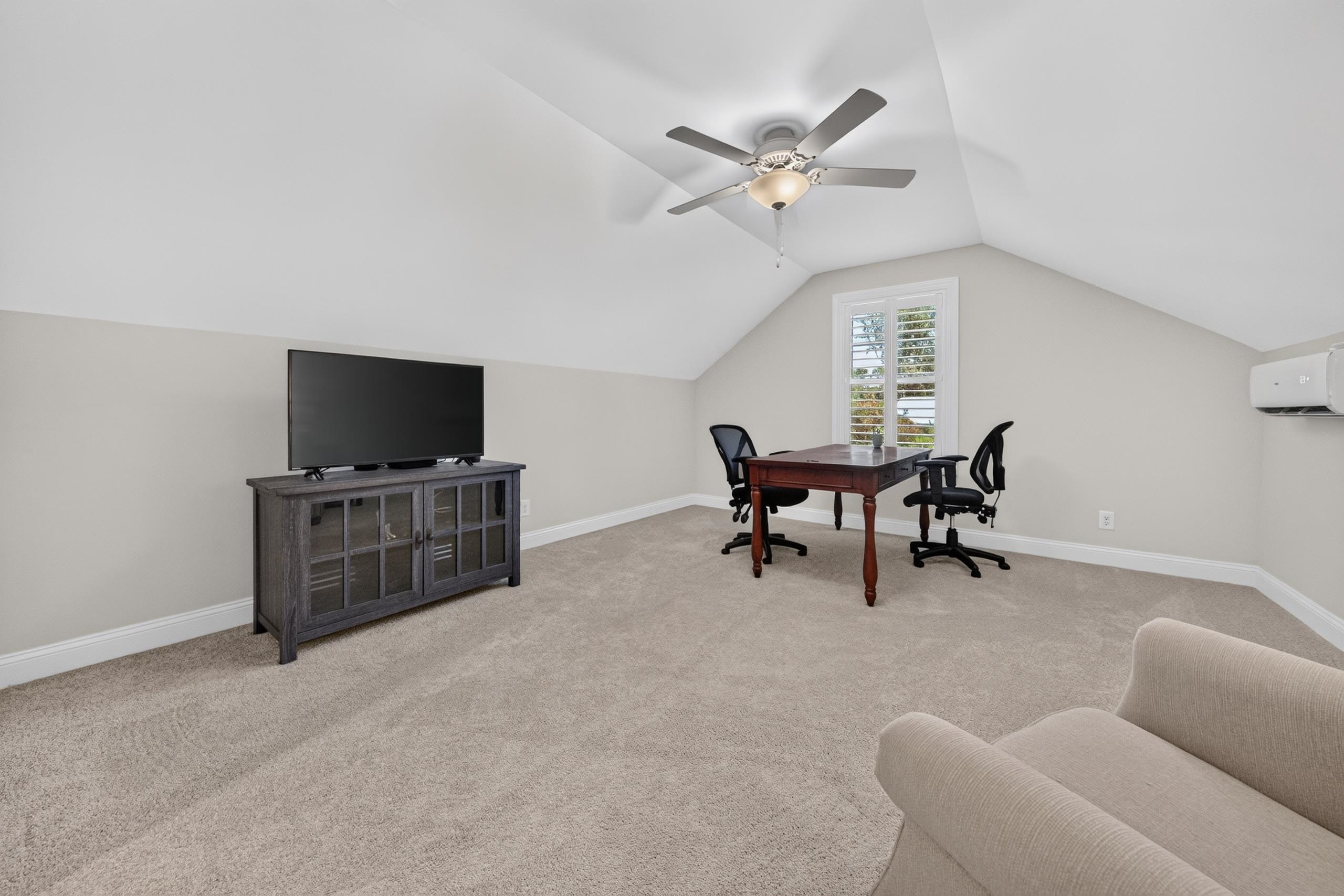 633 Aspen Loop