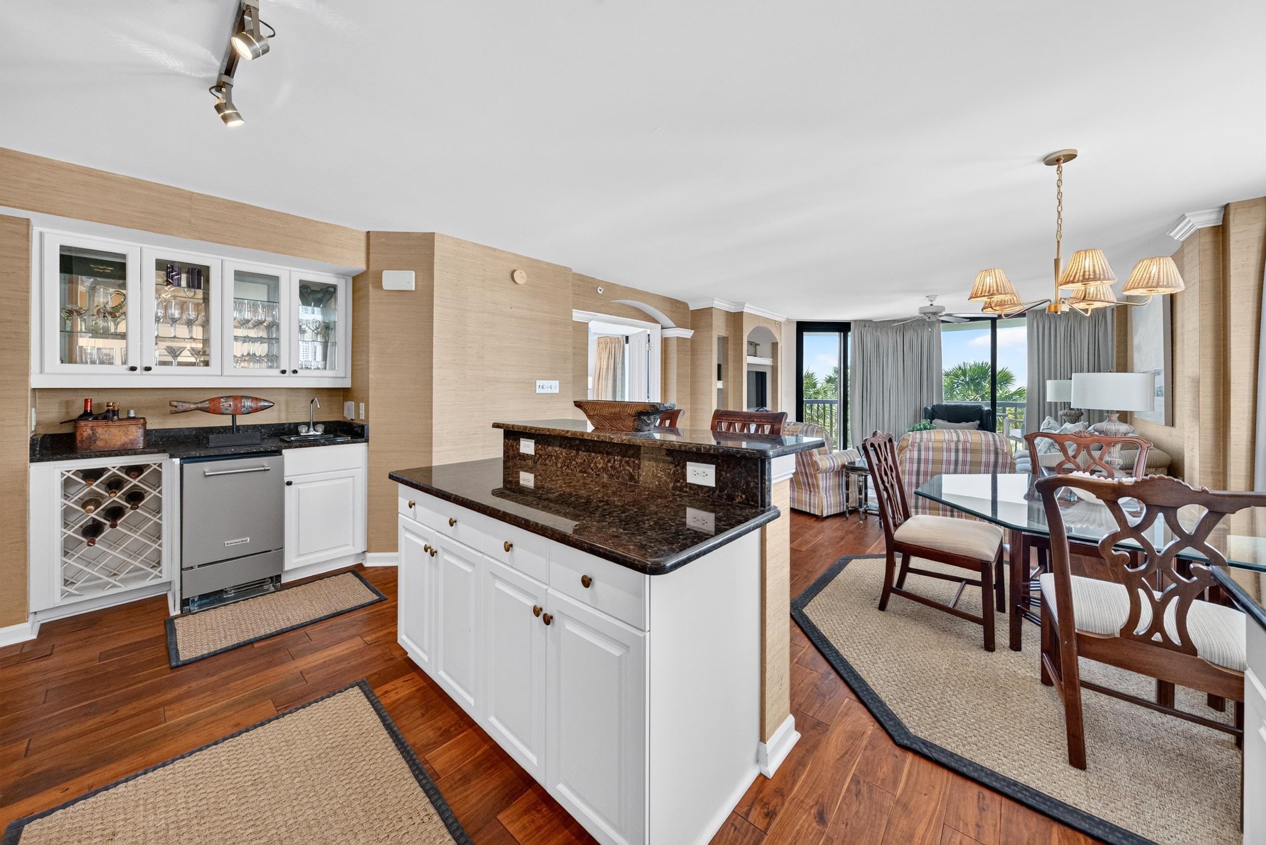 669 Retreat Beach Circle Unit: C2G