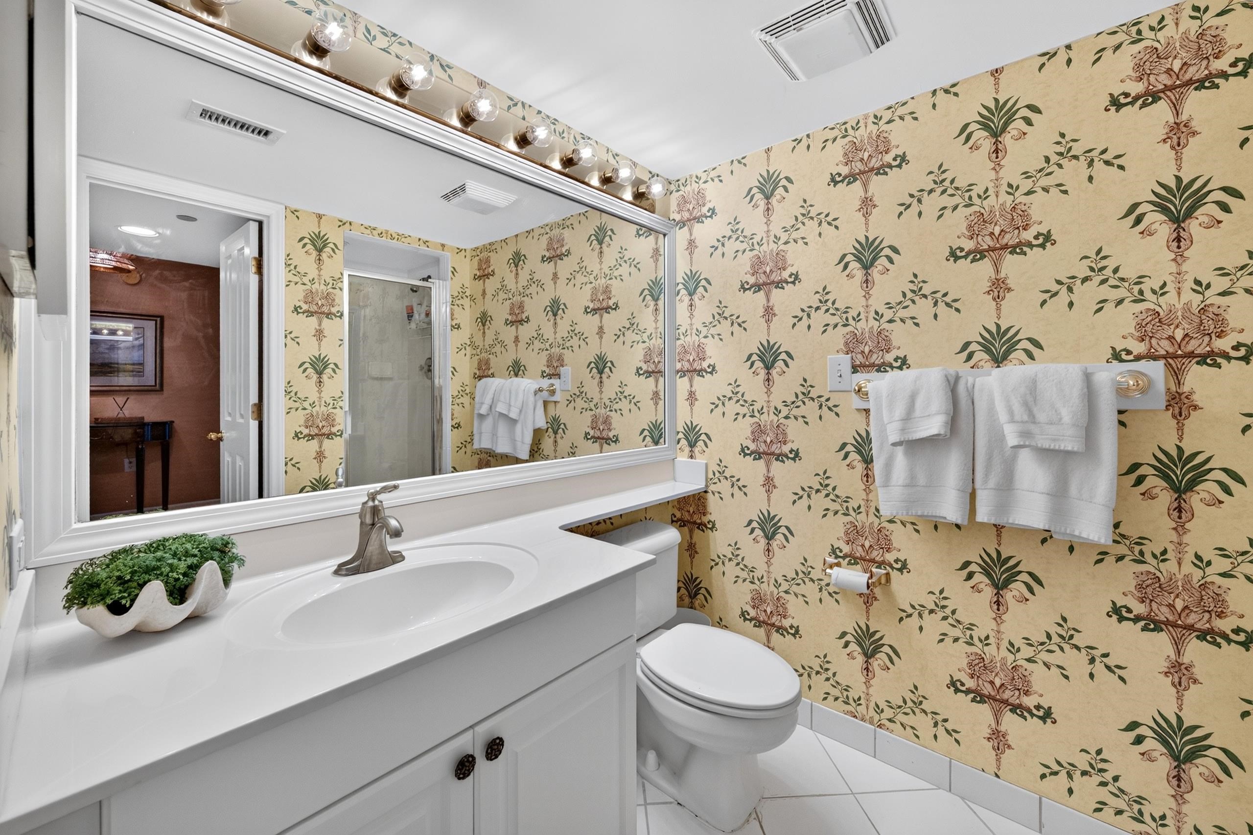 669 Retreat Beach Circle Unit: C2G