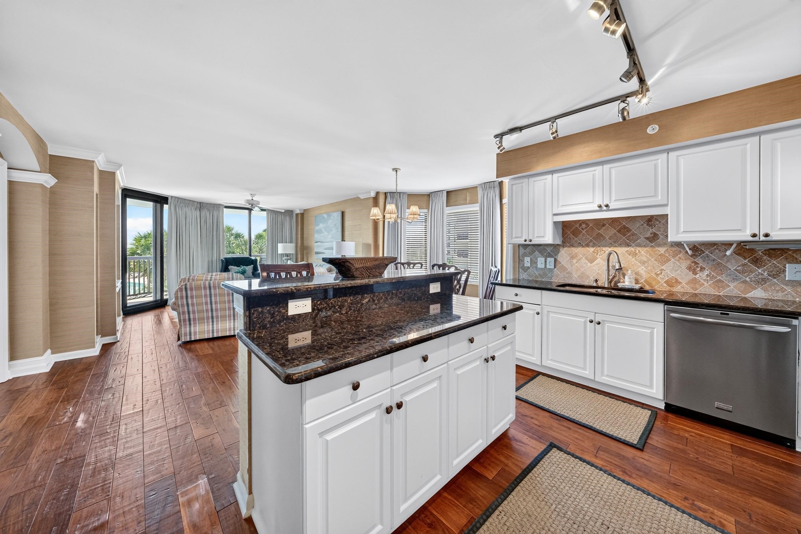 669 Retreat Beach Circle Unit: C2G
