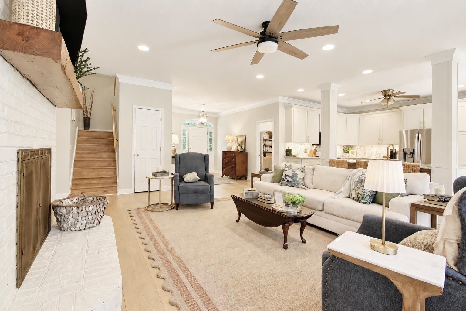 387 Robin Dr.