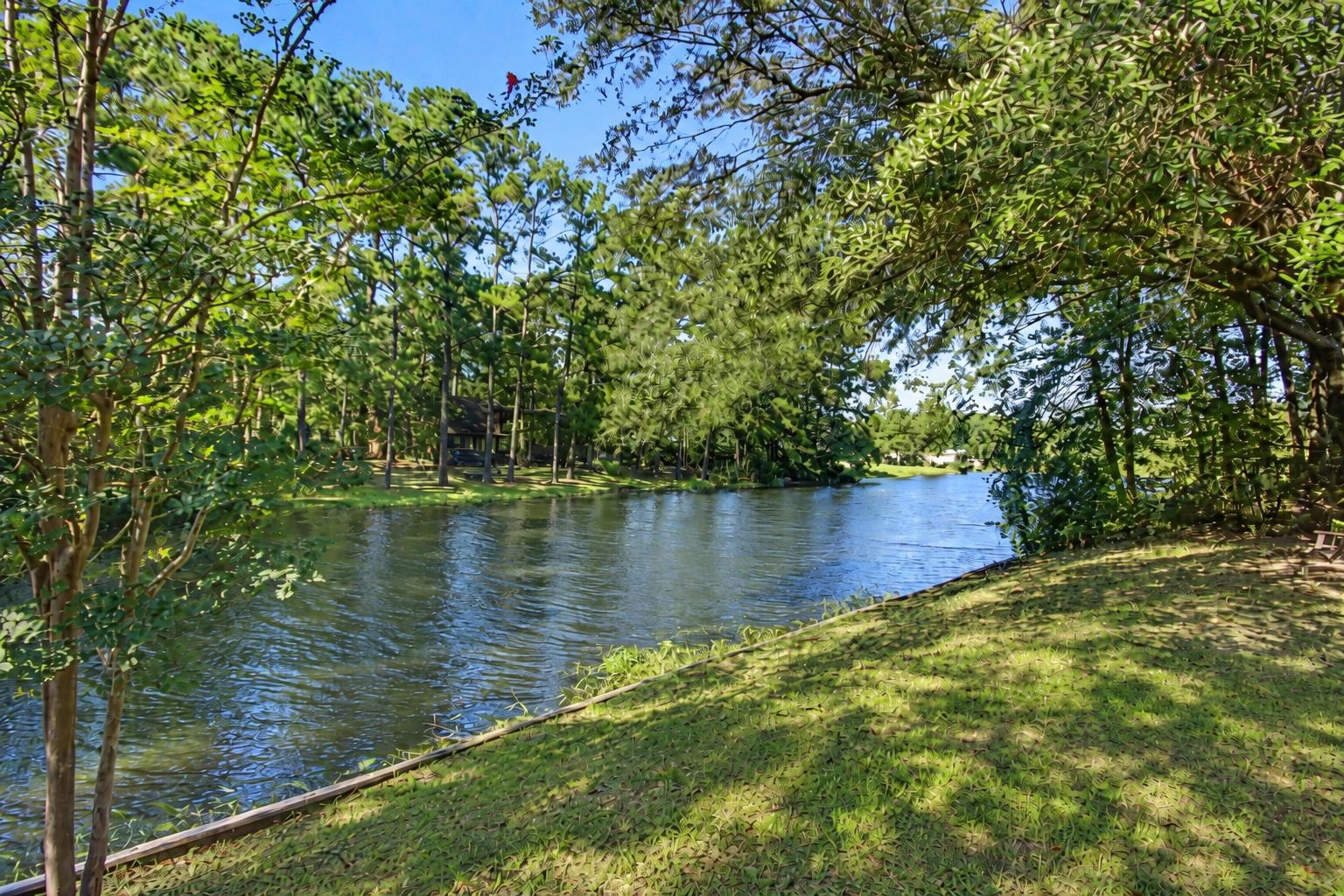 387 Robin Dr.