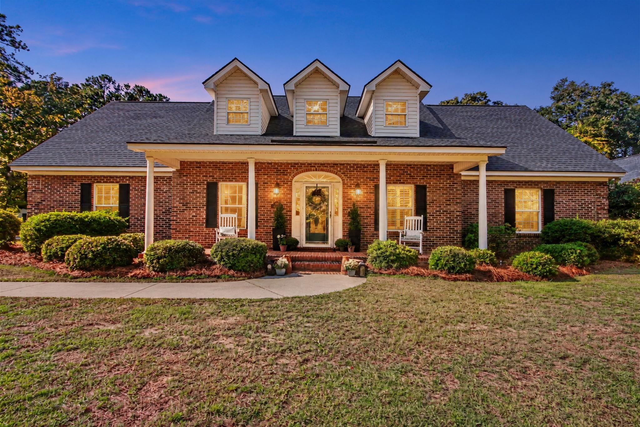 387 Robin Dr.
