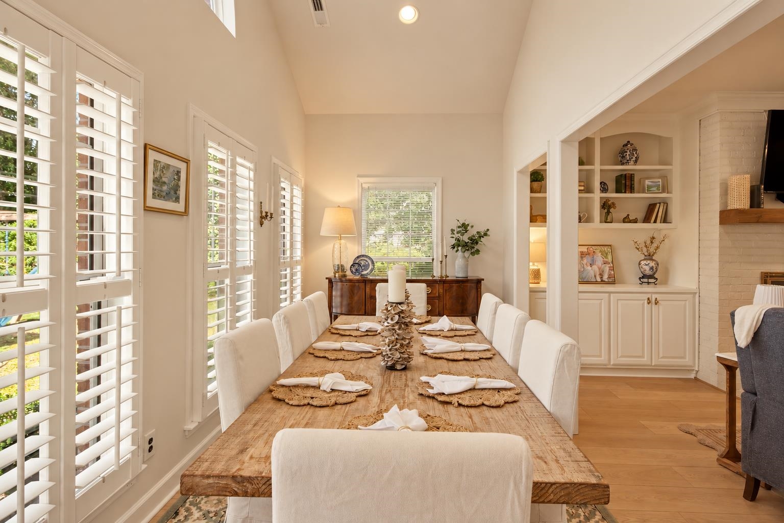 387 Robin Dr.