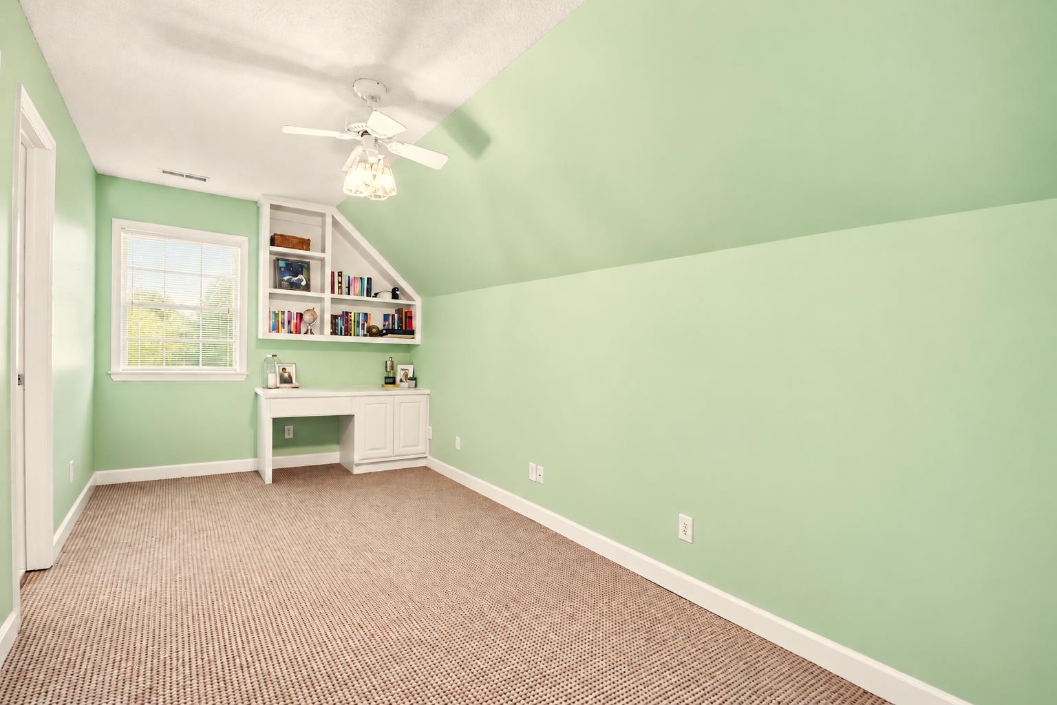 387 Robin Dr.
