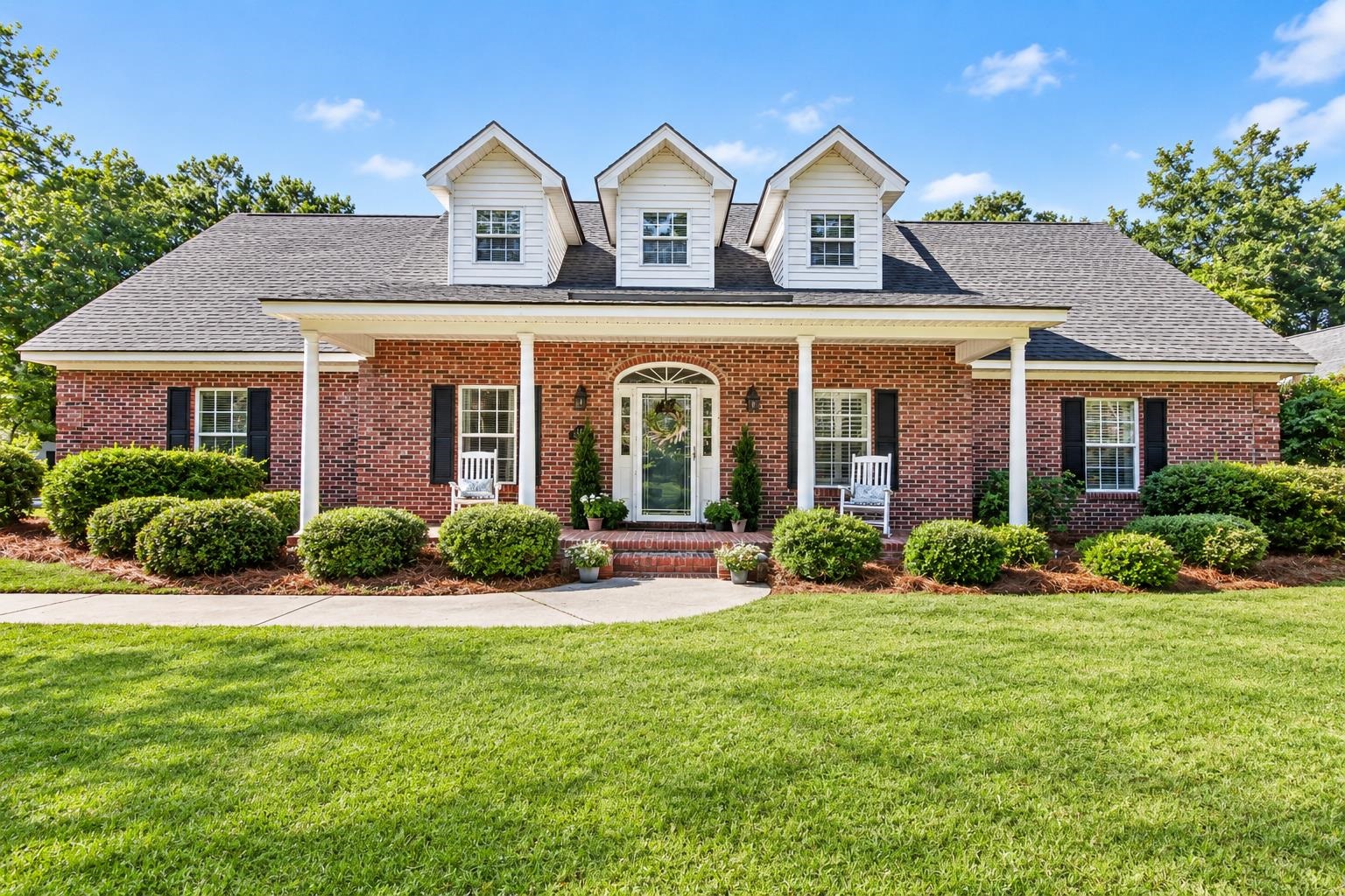 387 Robin Dr.