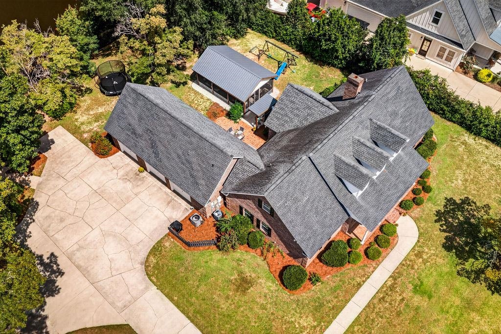 387 Robin Dr.