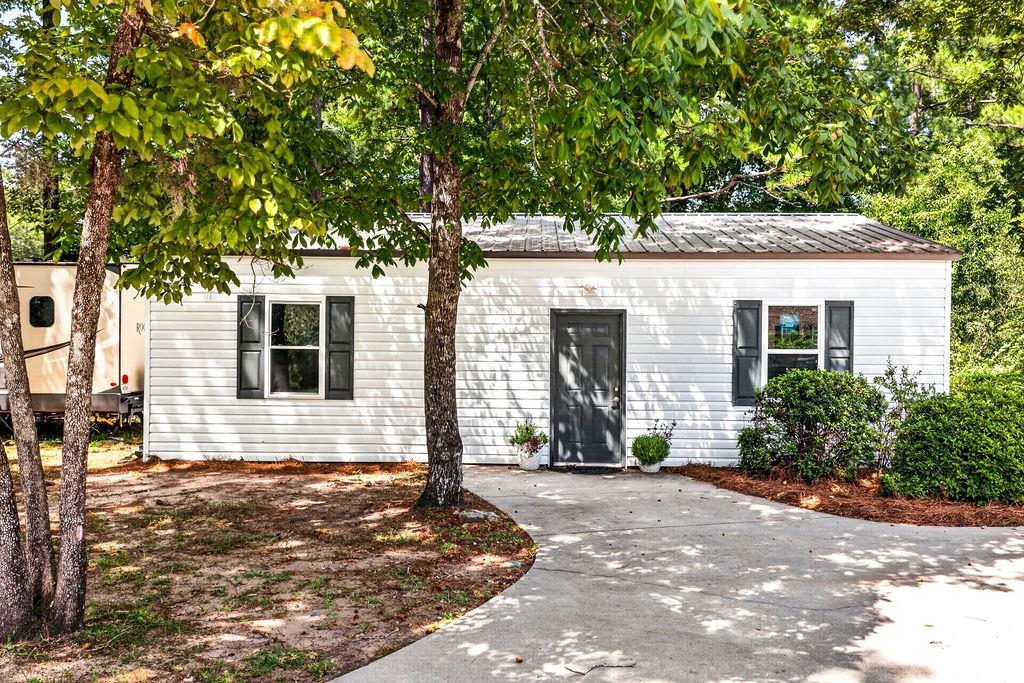 387 Robin Dr.