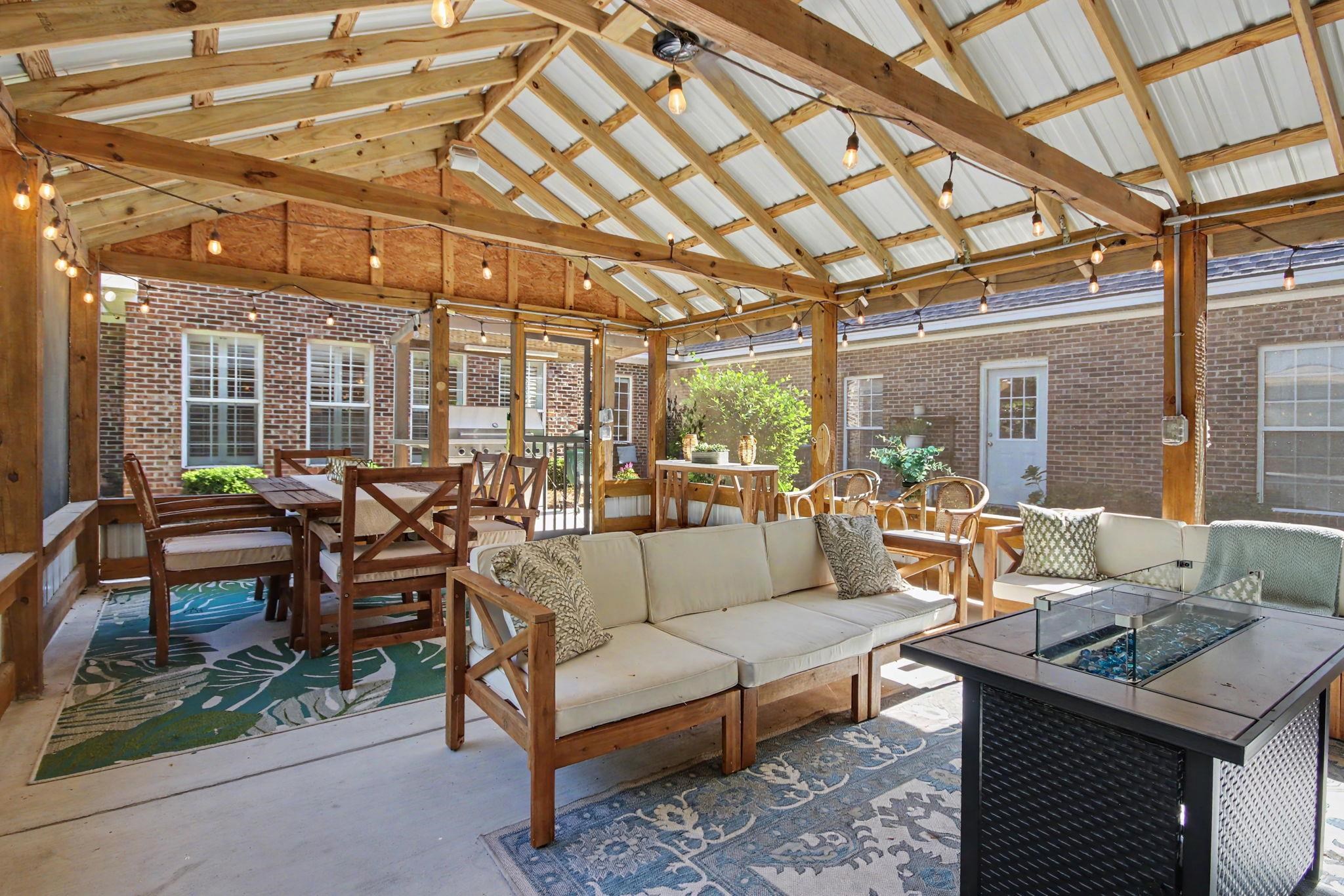 387 Robin Dr.