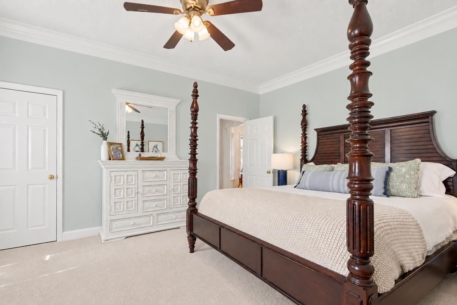 387 Robin Dr.