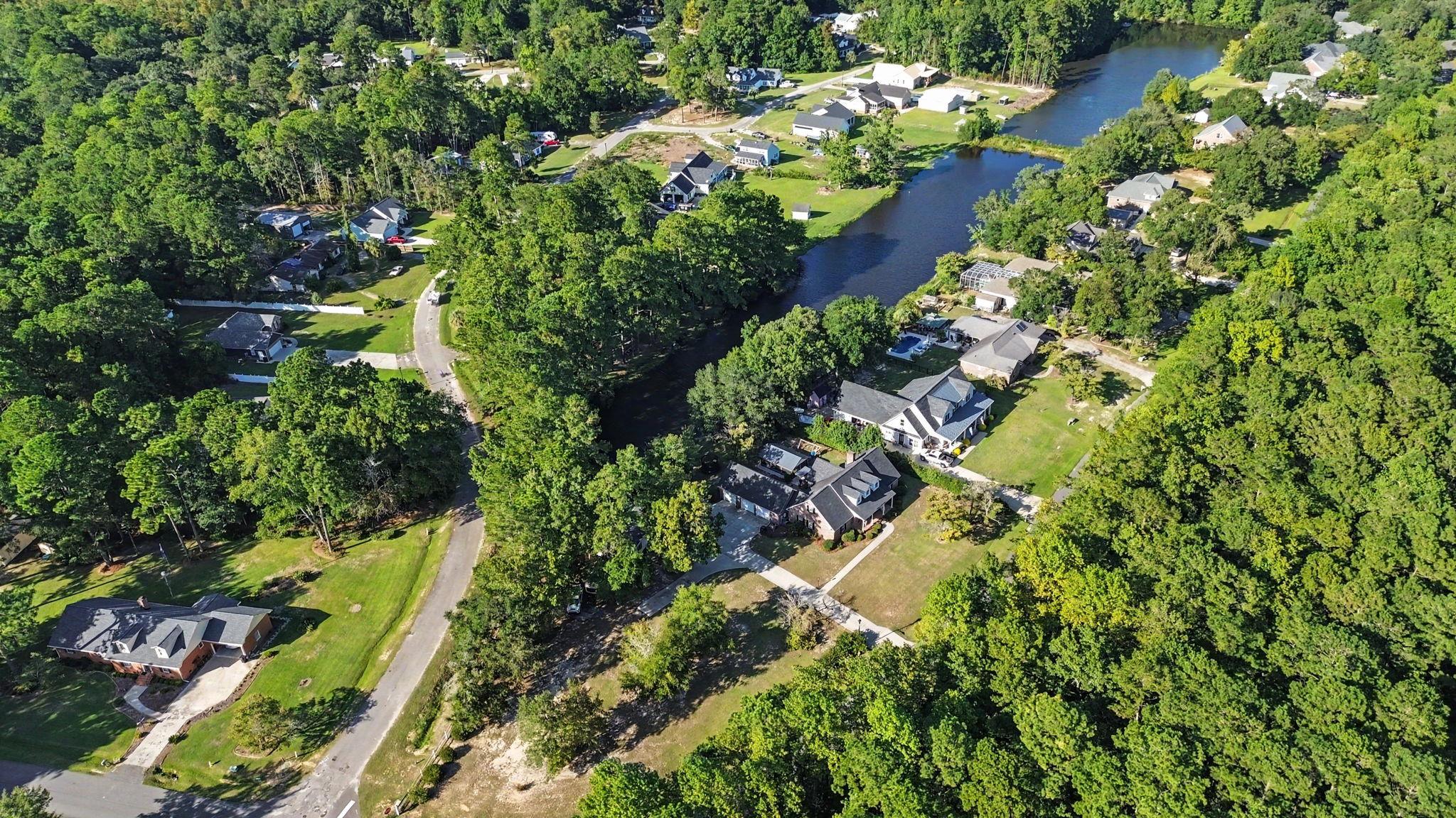387 Robin Dr.