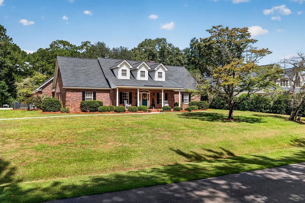 387 Robin Dr.