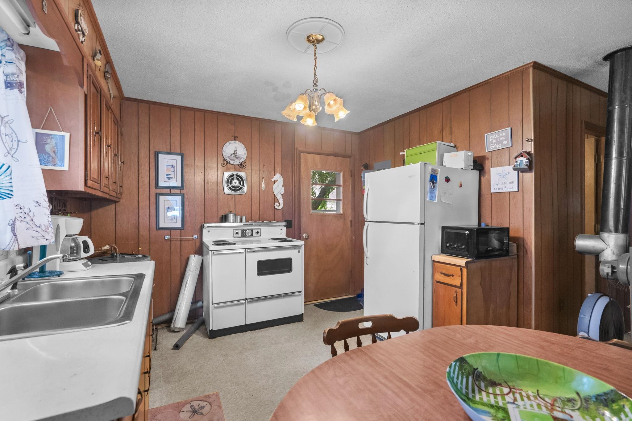 333 Sparrow Dr.