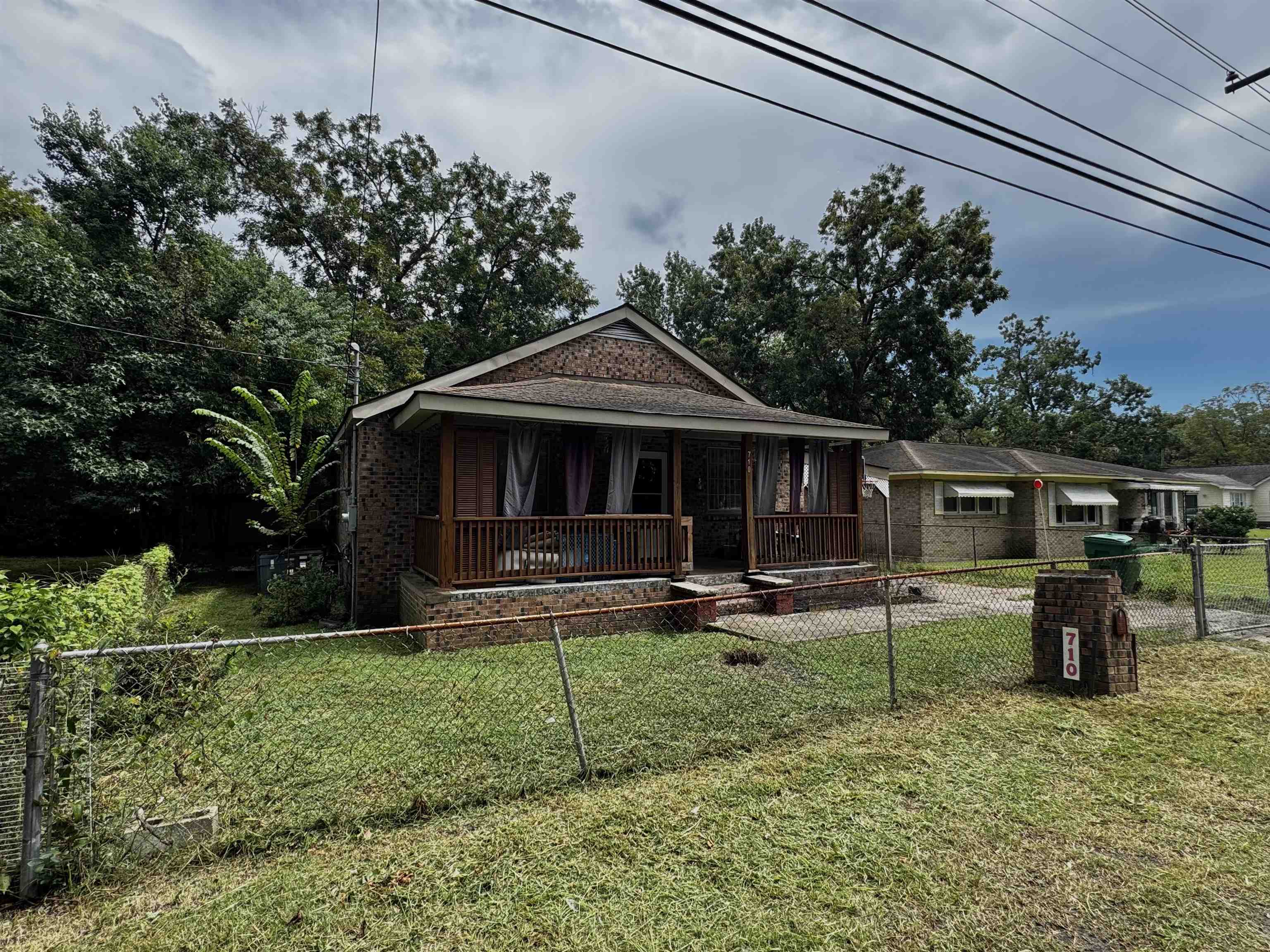 710 N Merriman Rd.