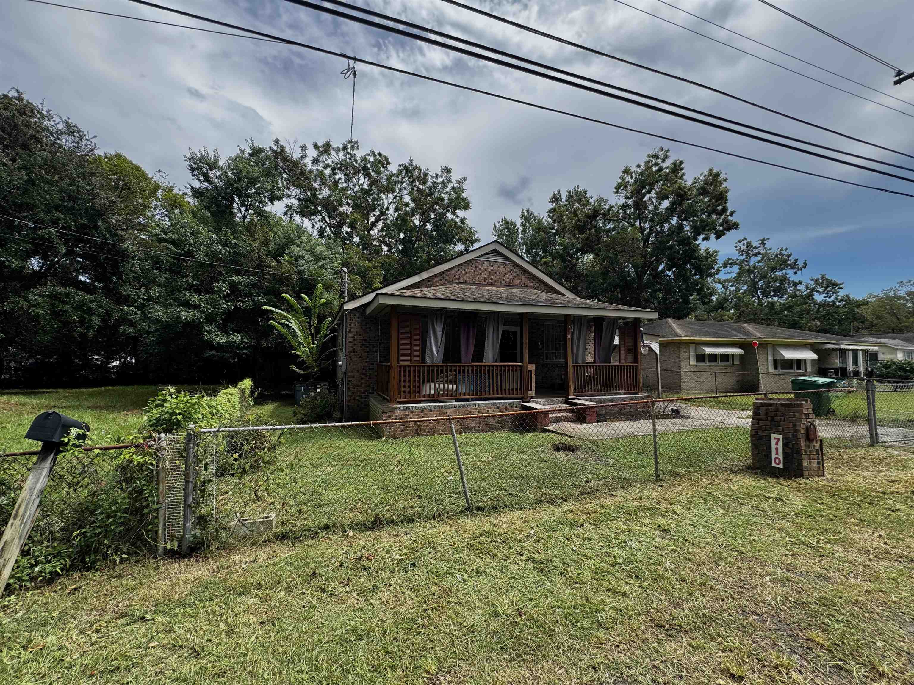 710 N Merriman Rd.