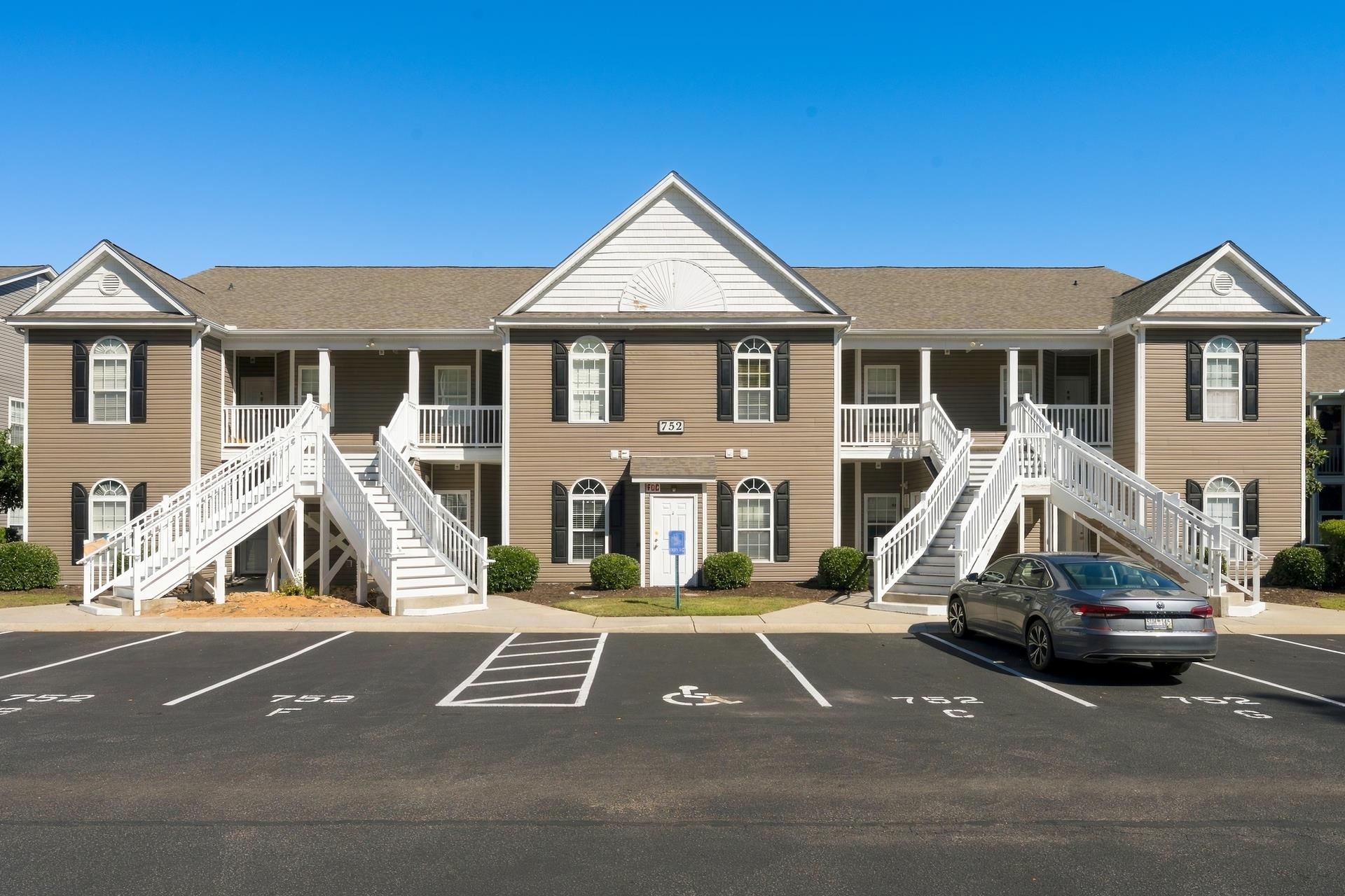 752 Algonquin Dr. Unit: B