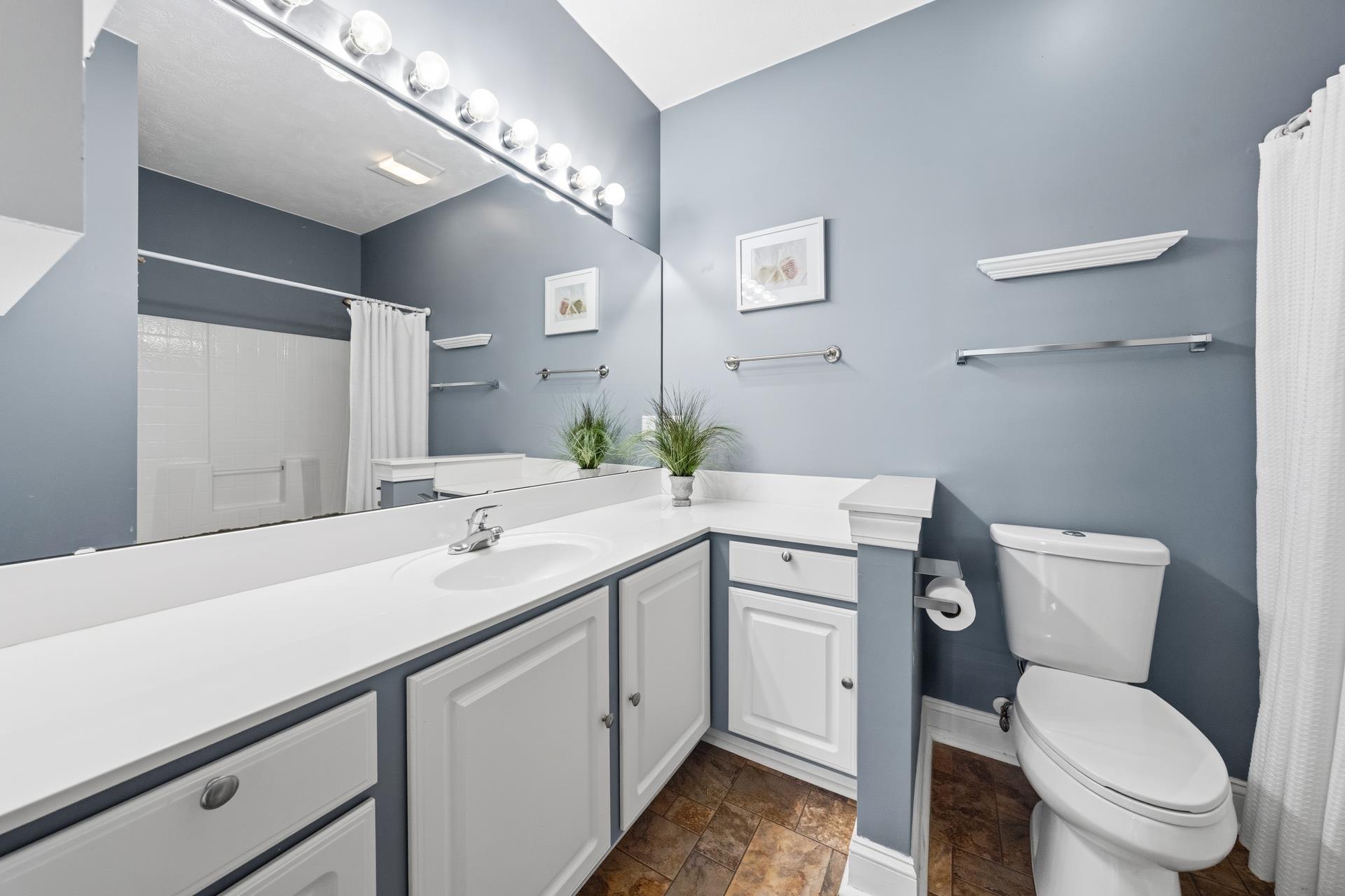 752 Algonquin Dr. Unit: B