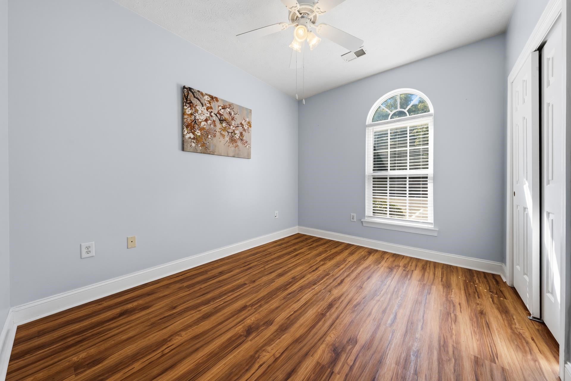 752 Algonquin Dr. Unit: B