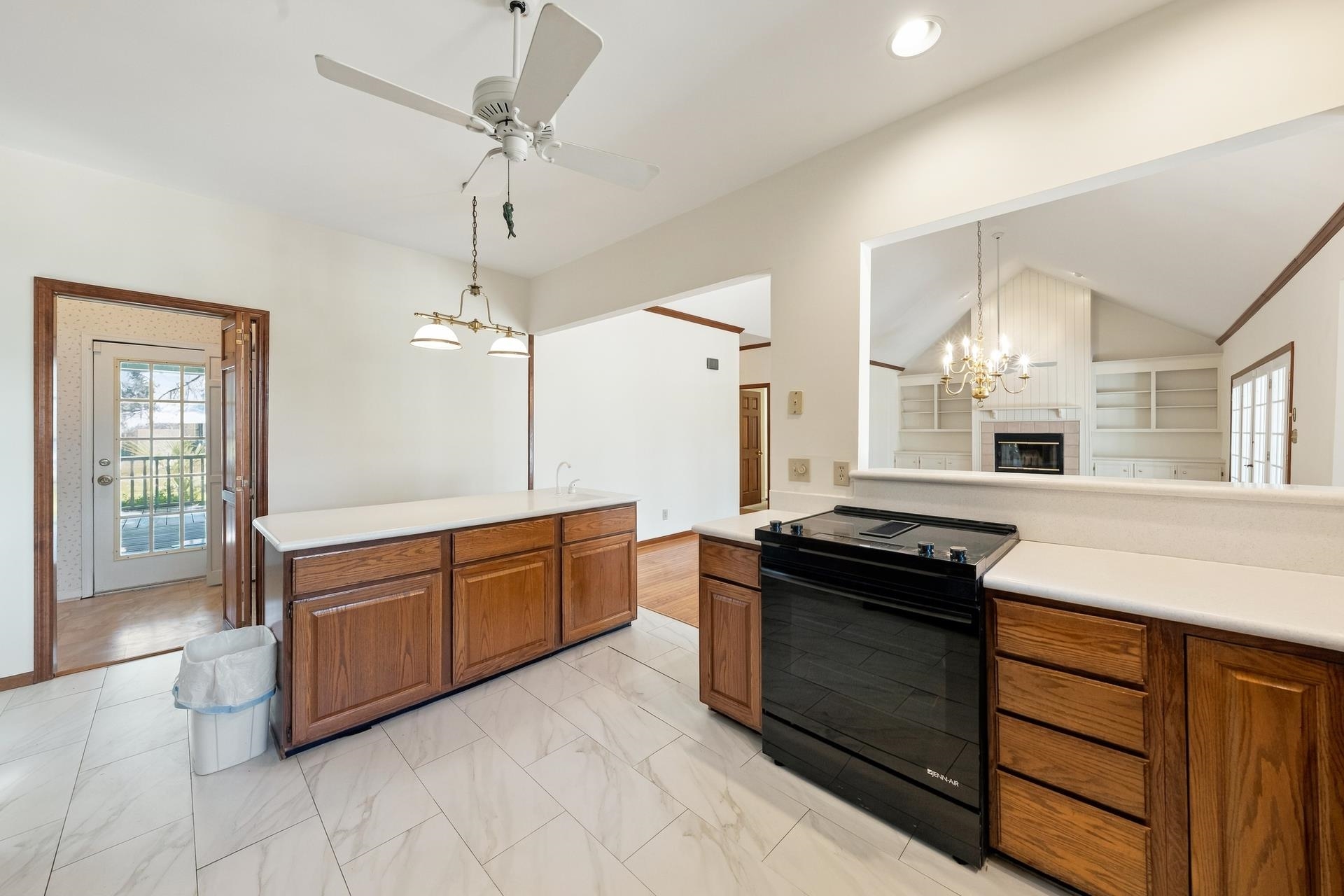 90 Parkview Dr.