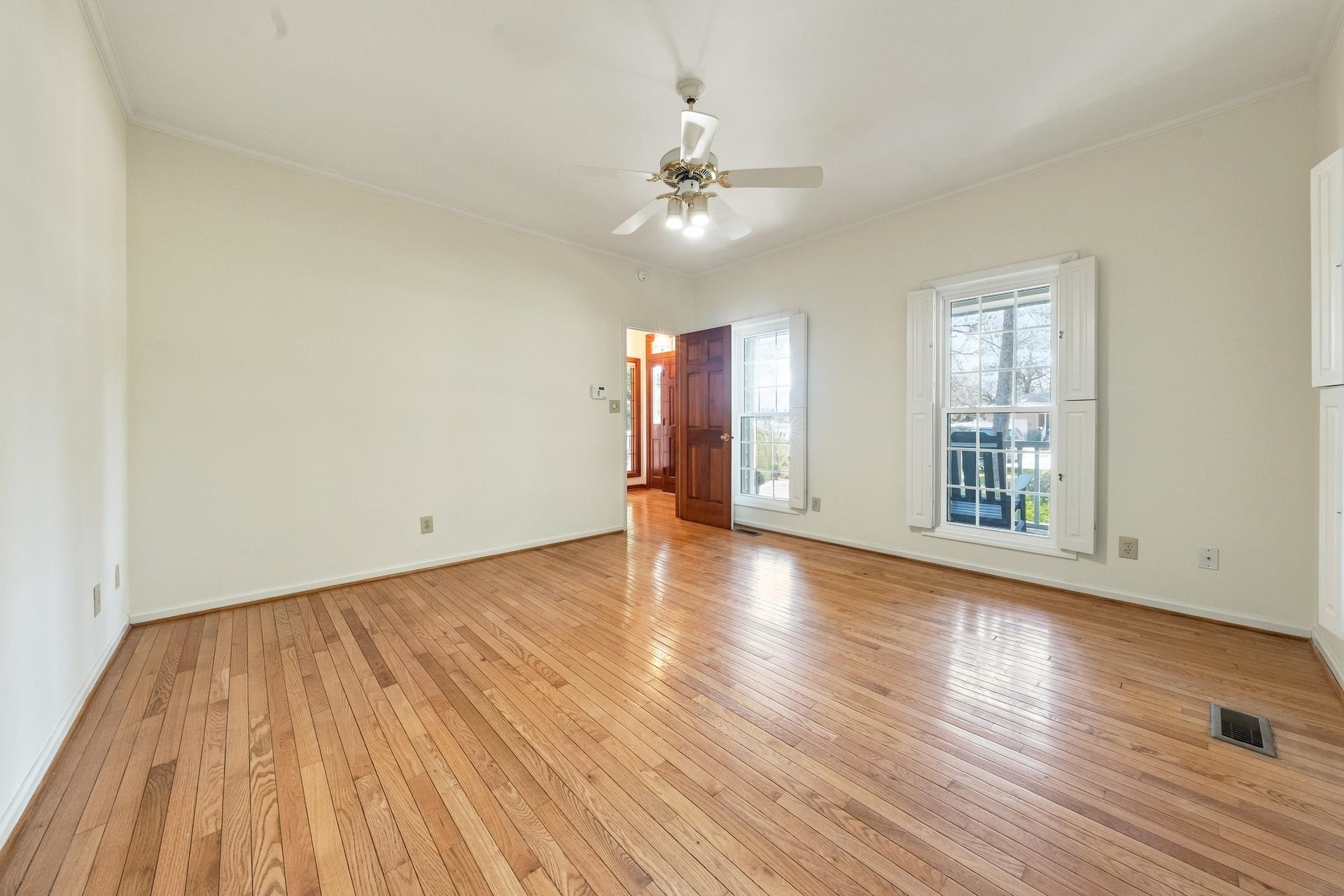 90 Parkview Dr.