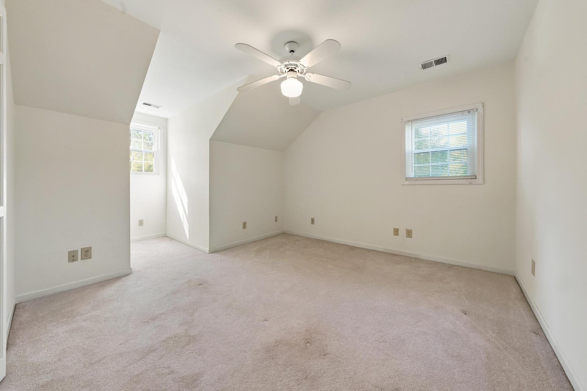 90 Parkview Dr.