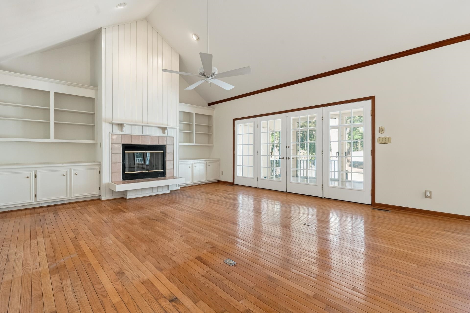 90 Parkview Dr.