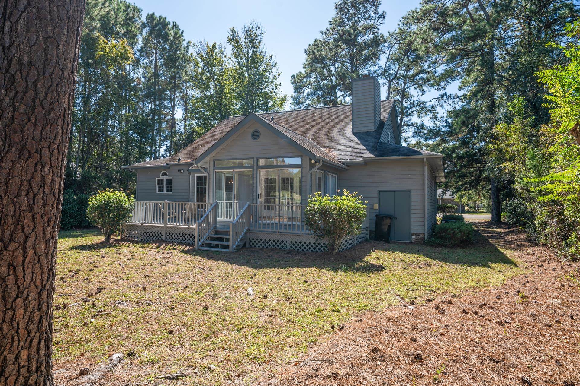 90 Parkview Dr.