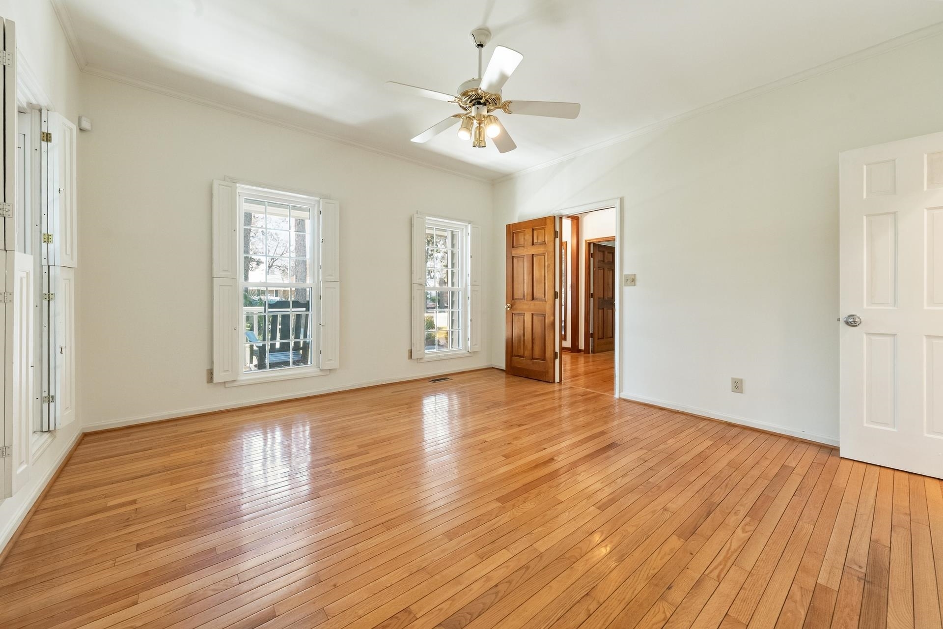 90 Parkview Dr.