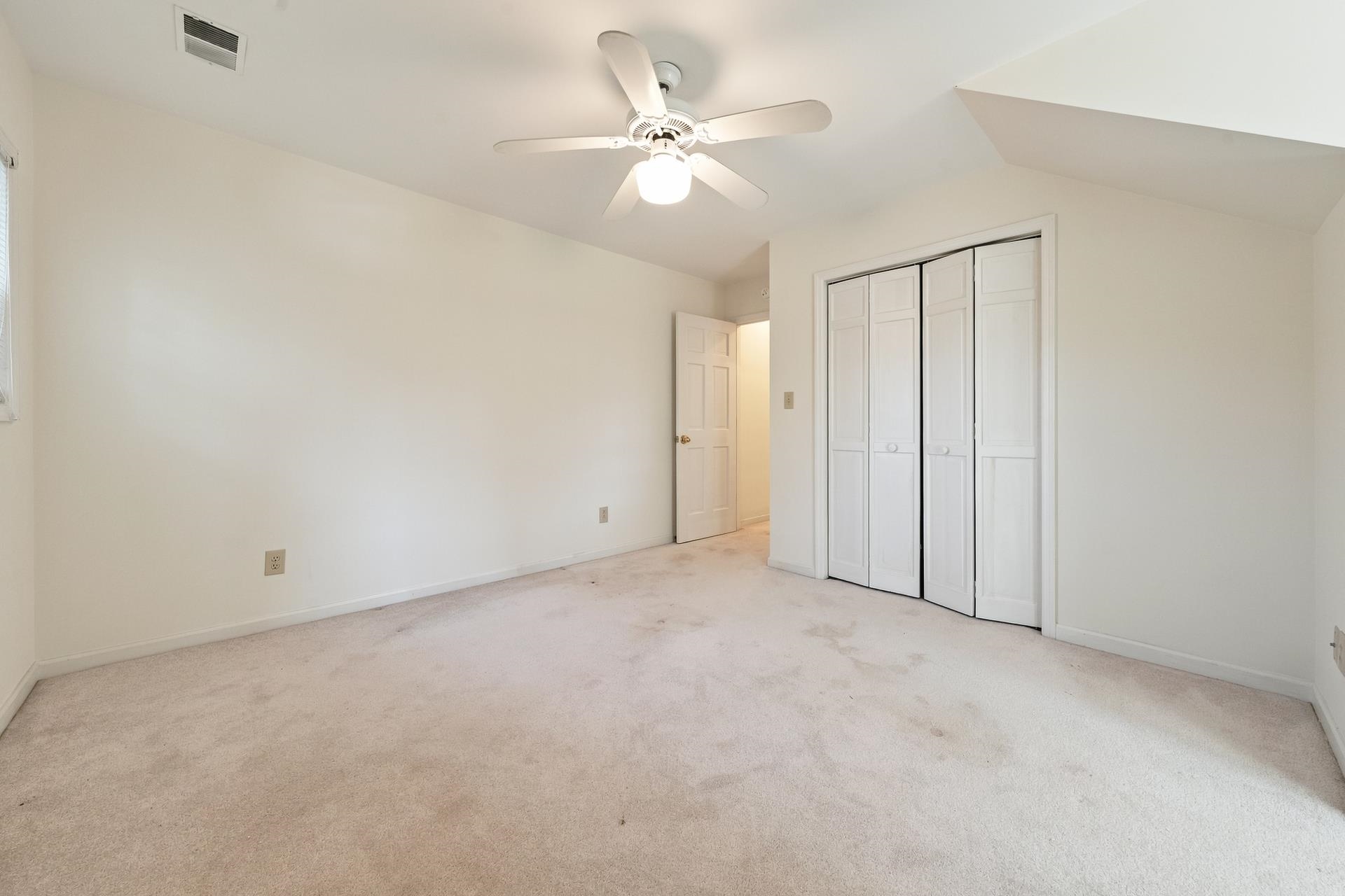 90 Parkview Dr.