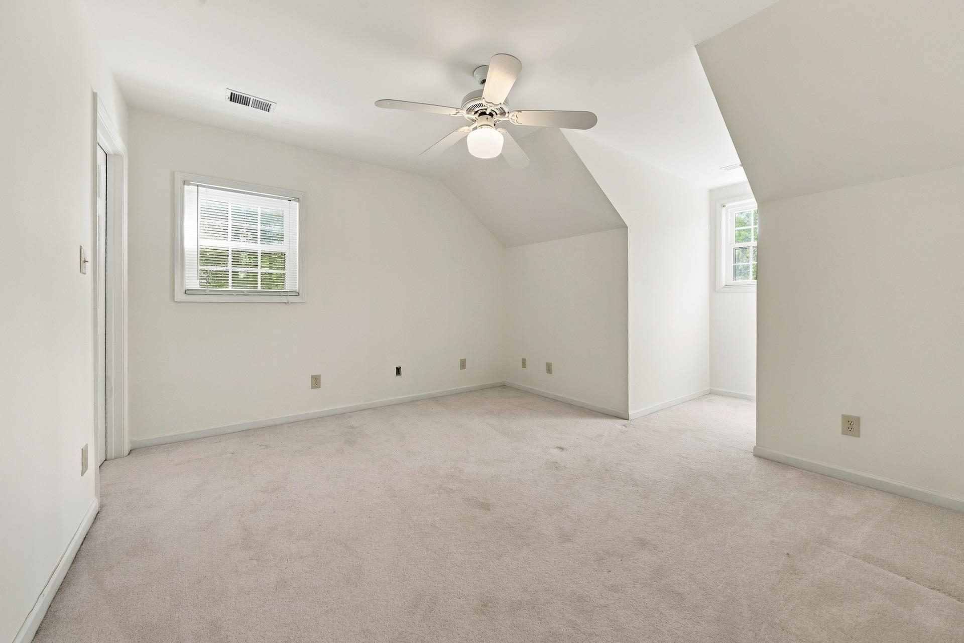 90 Parkview Dr.