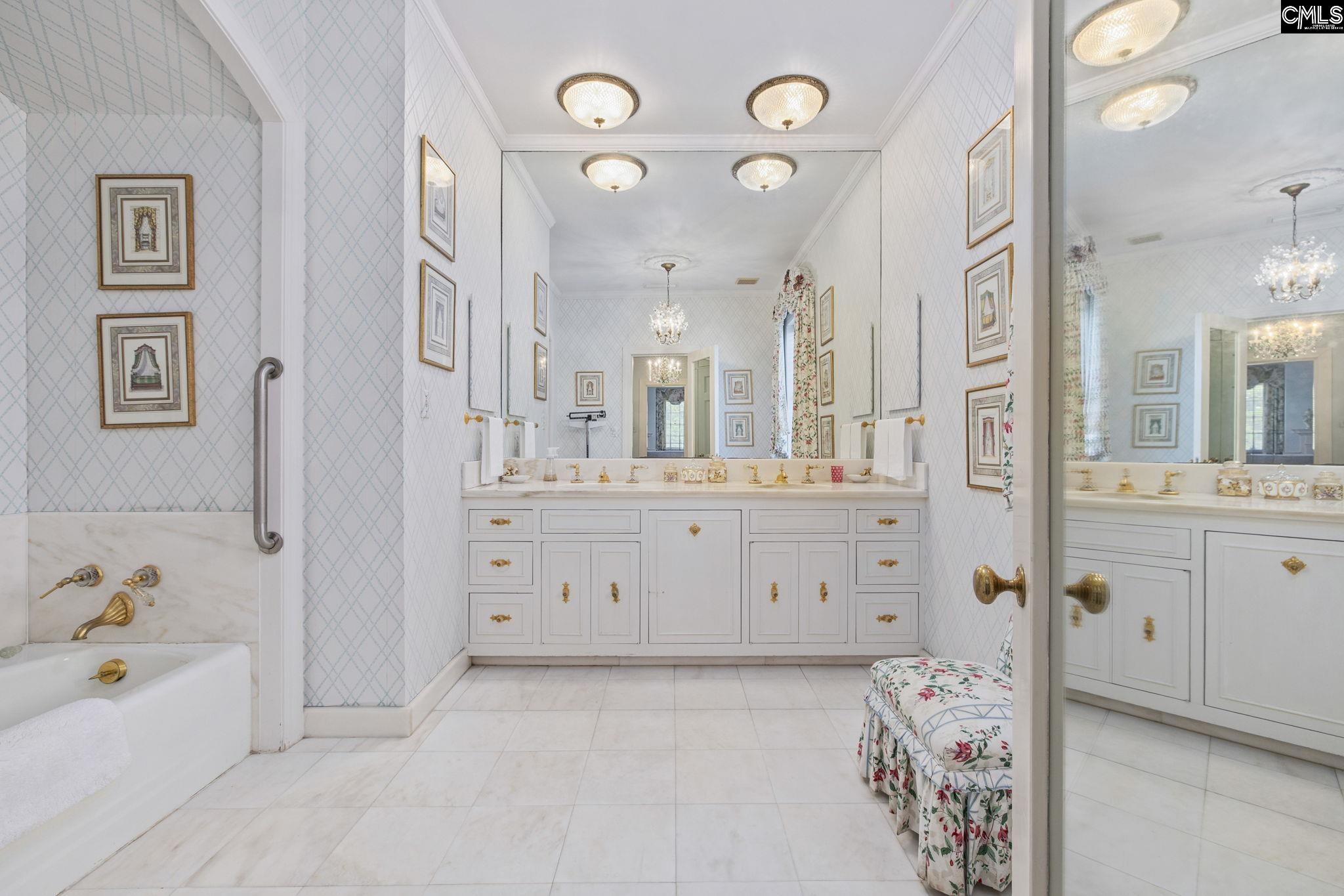 1100 W Carolina Avenue