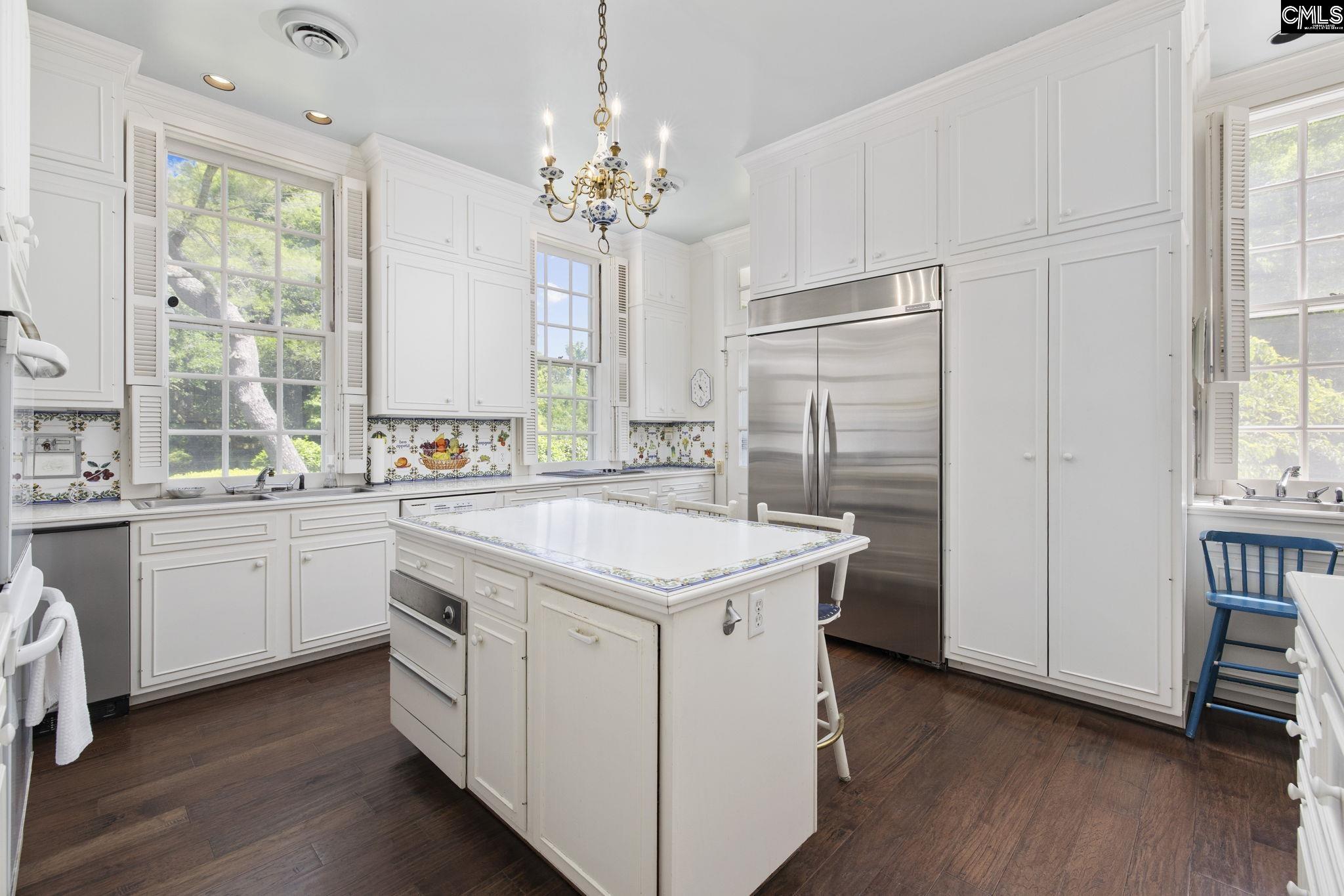 1100 W Carolina Avenue