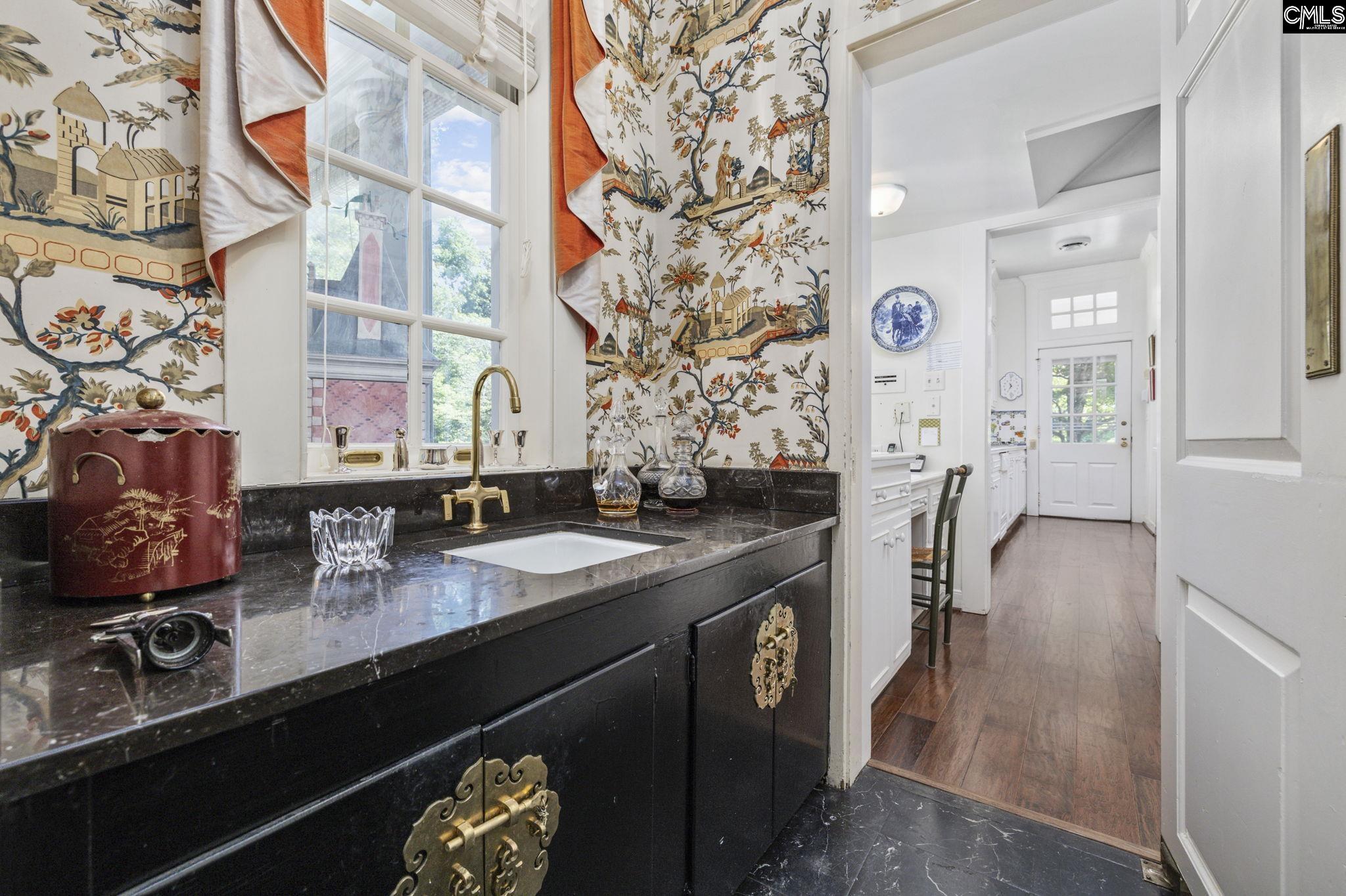 1100 W Carolina Avenue