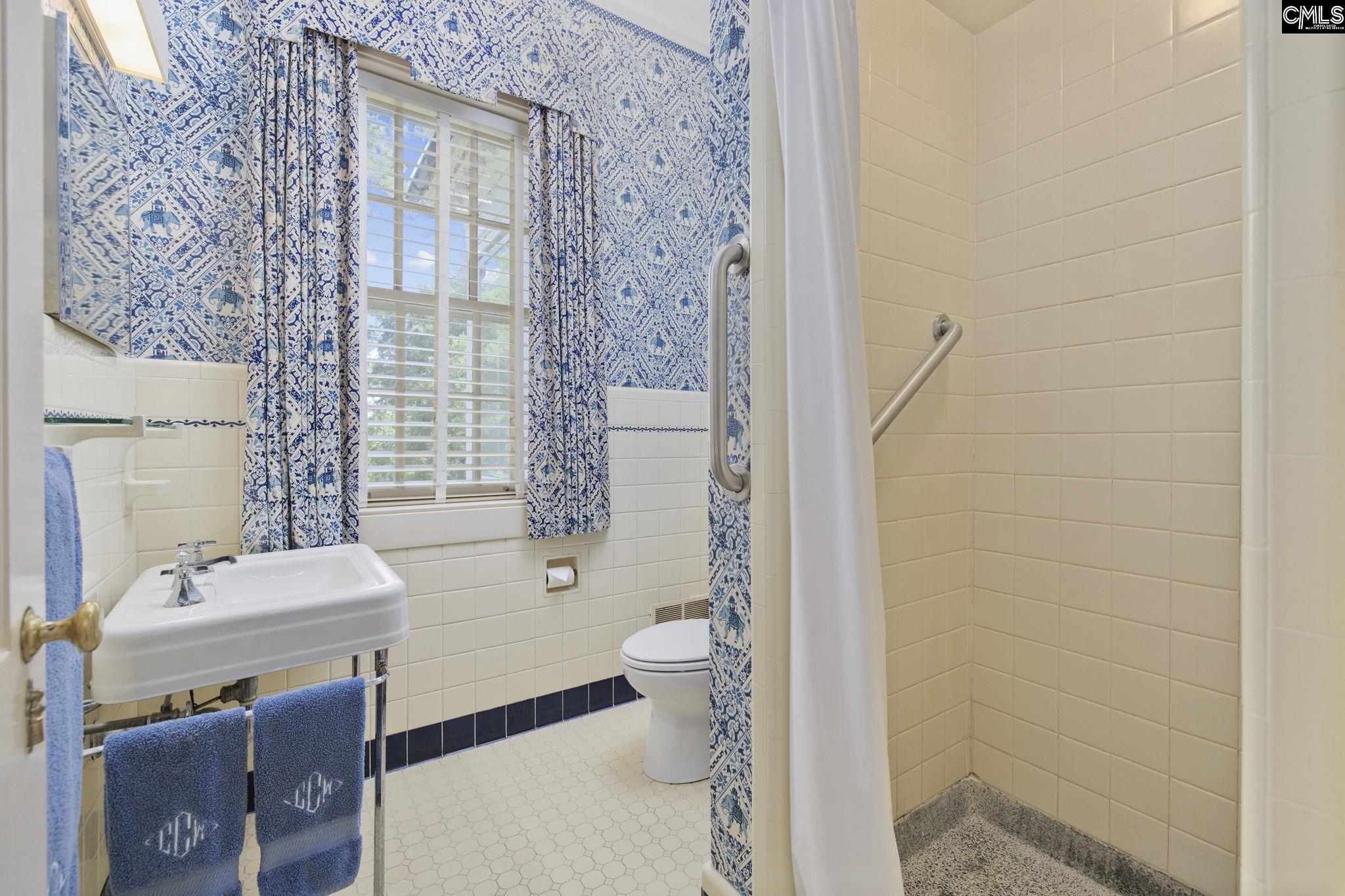 1100 W Carolina Avenue