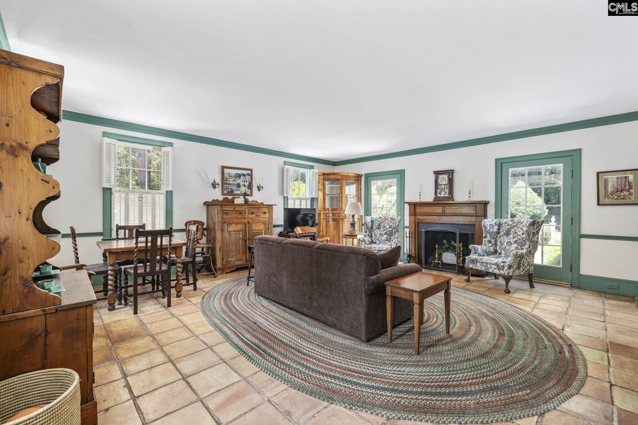 1100 W Carolina Avenue