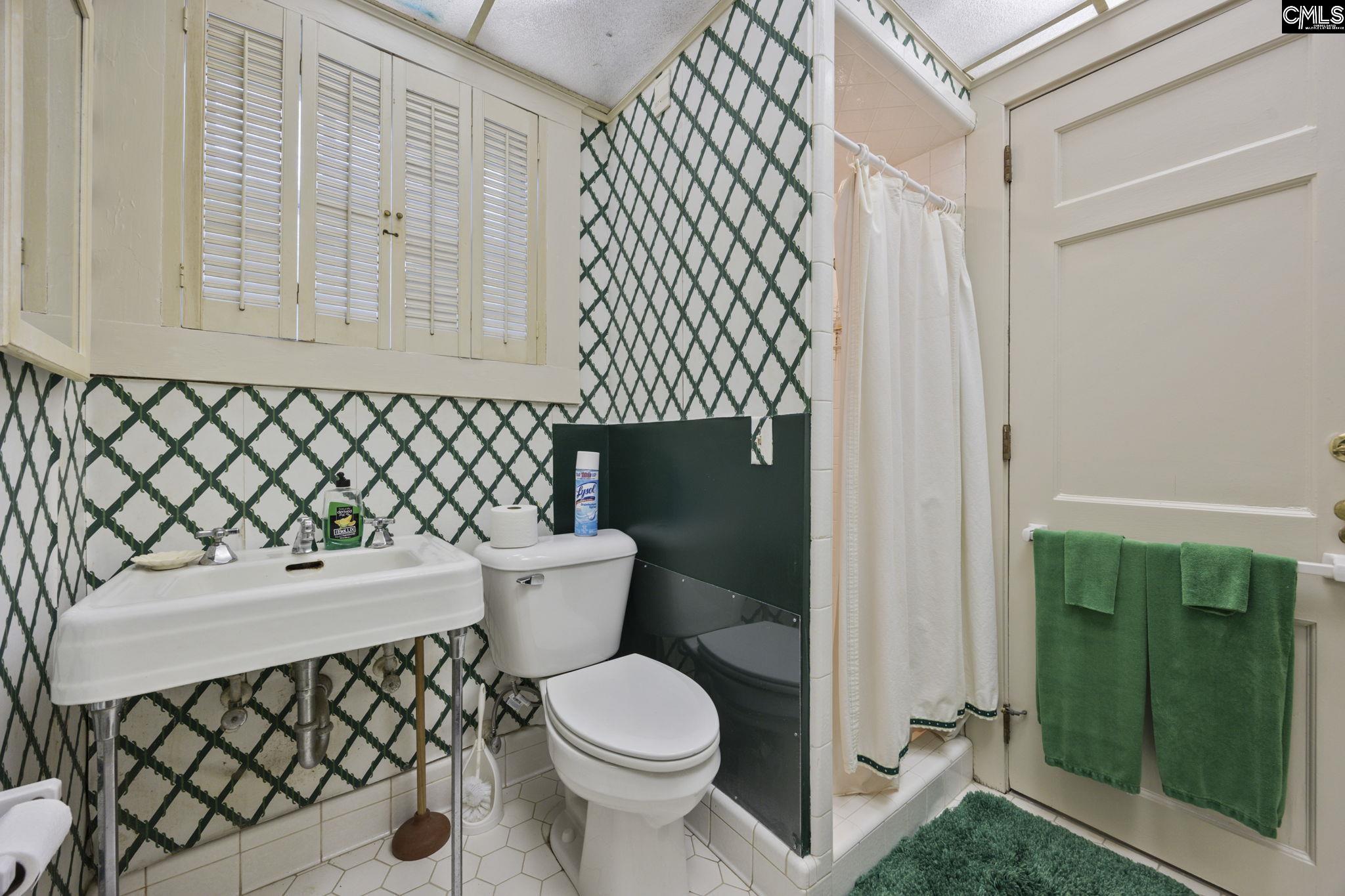 1100 W Carolina Avenue