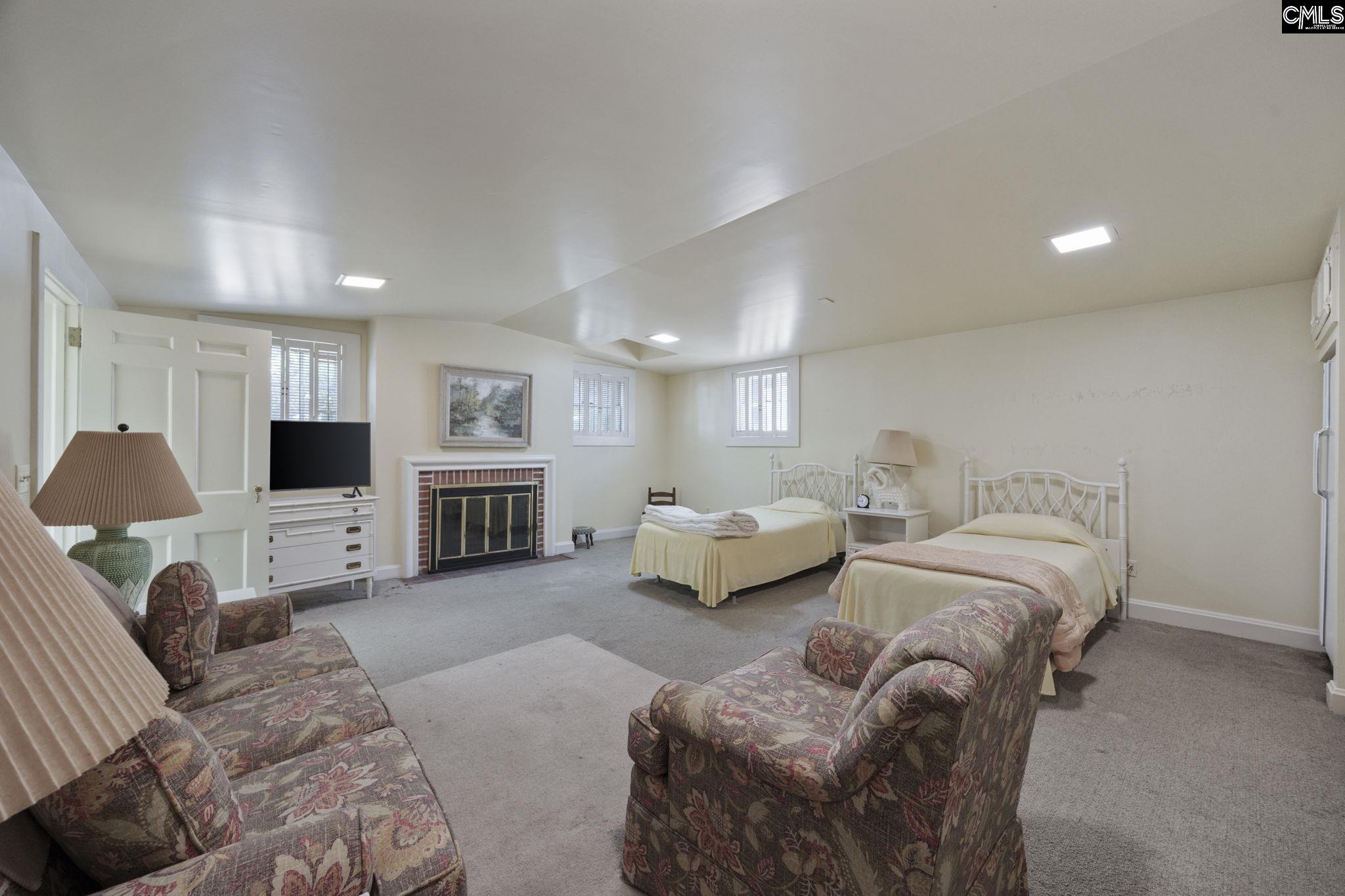 1100 W Carolina Avenue