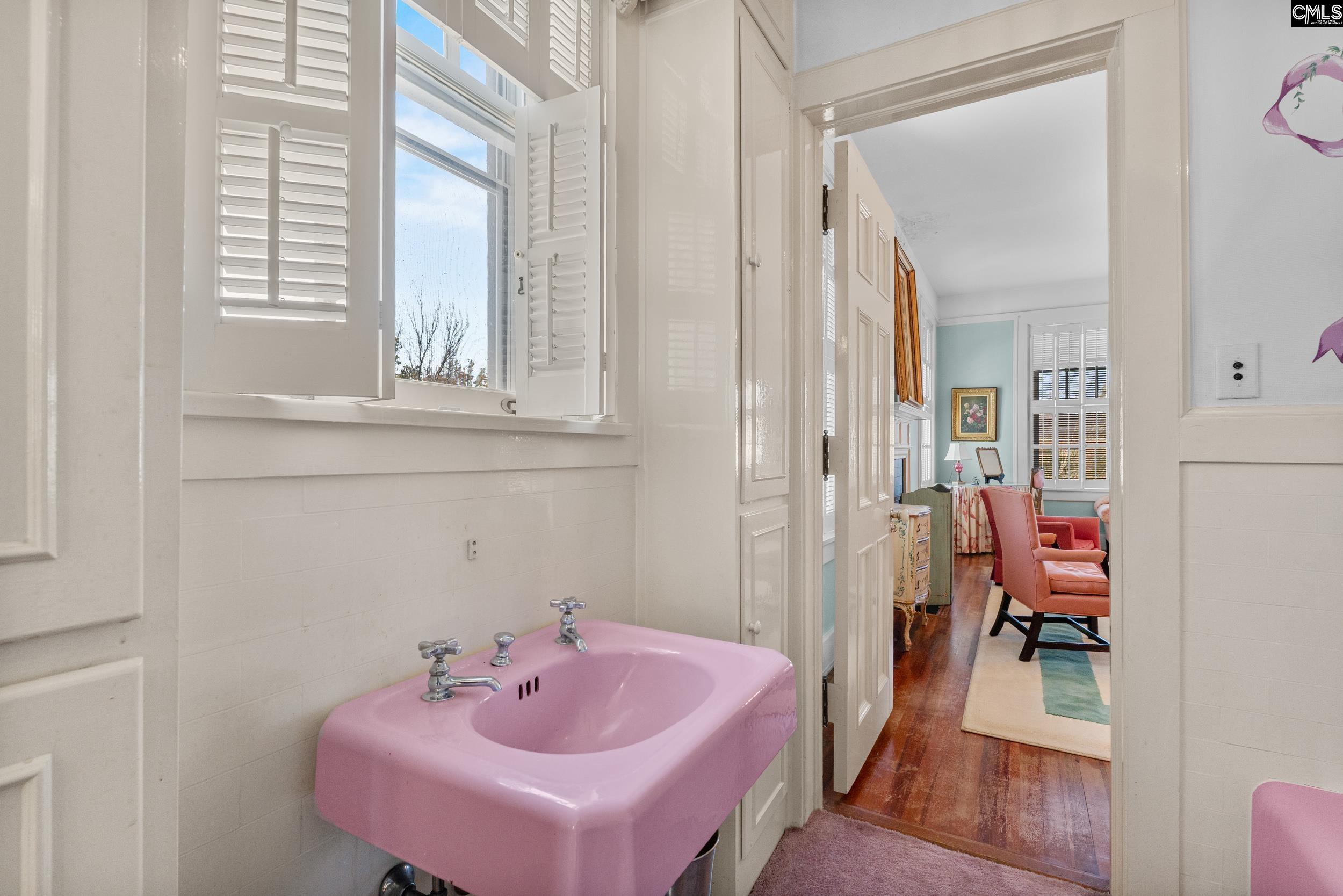 116 N Matson