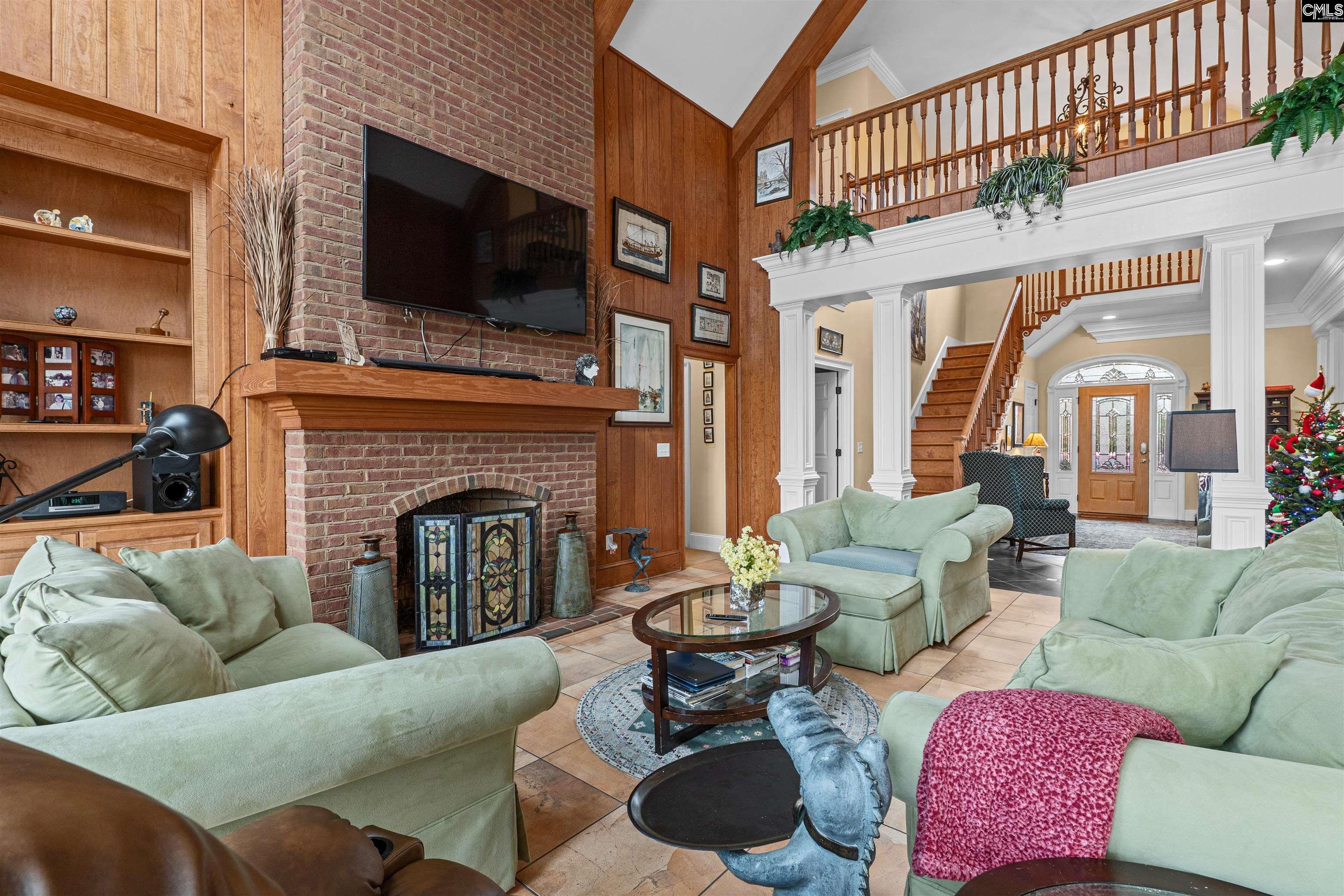 160 Hound Hollow Road