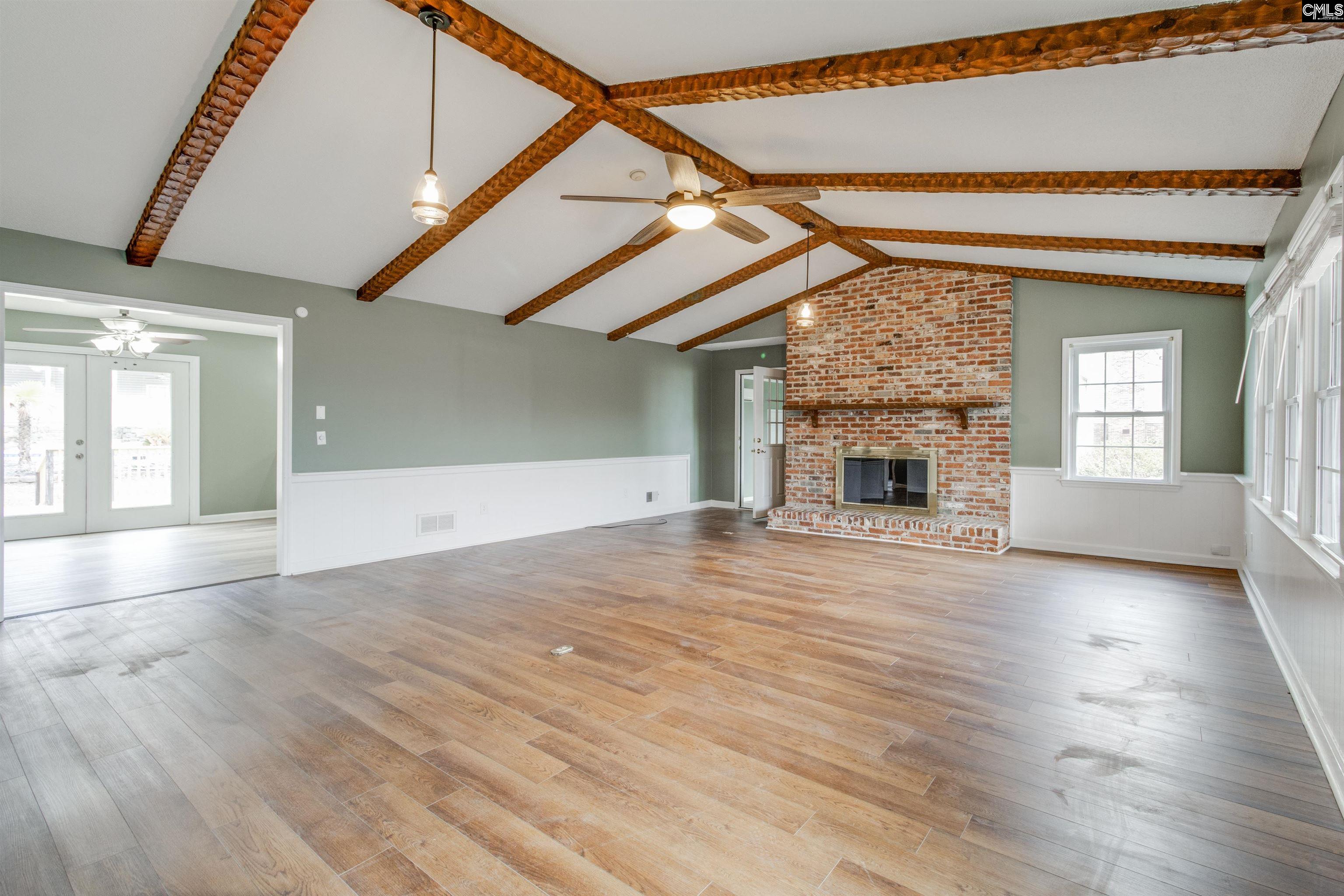 1207 S Fredericksburg Drive