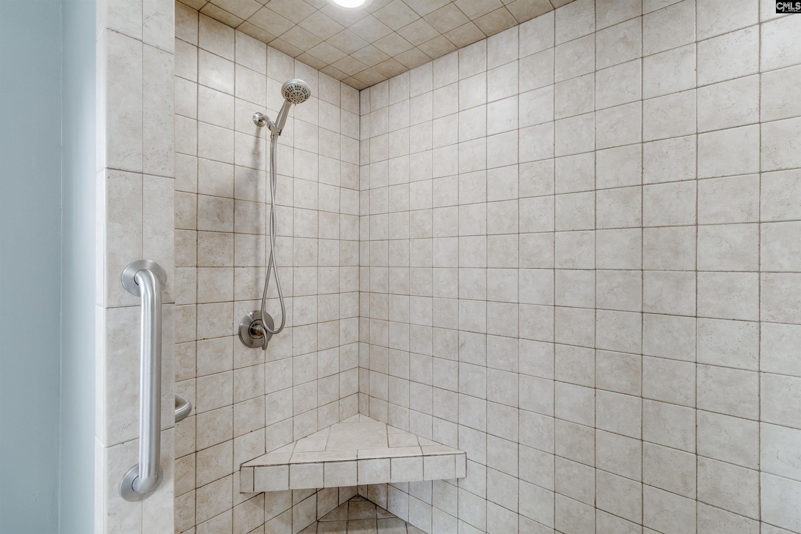 1207 S Fredericksburg Drive